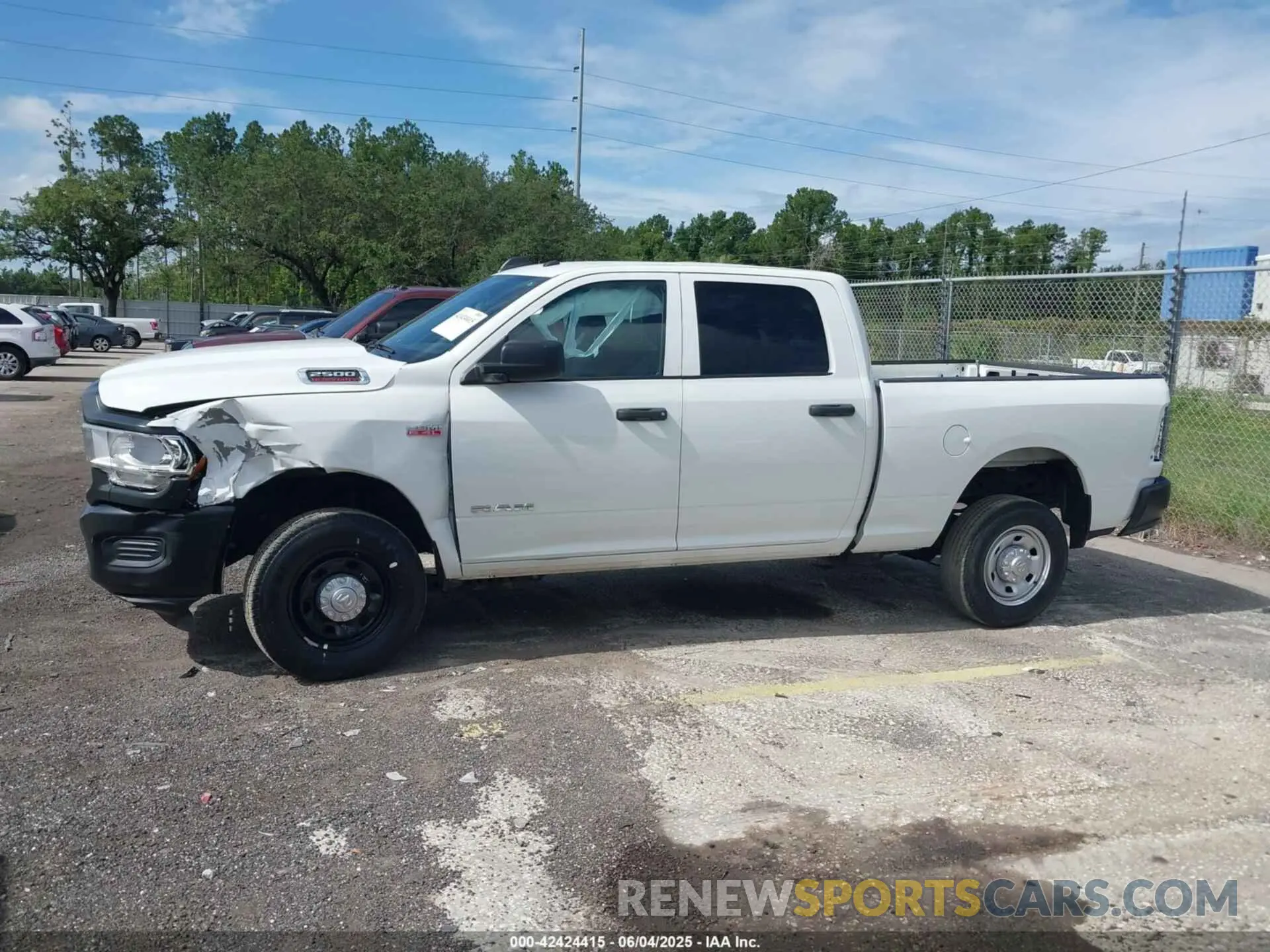 15 Photograph of a damaged car 3C6UR5CJ9NG202399 RAM 2500 2022