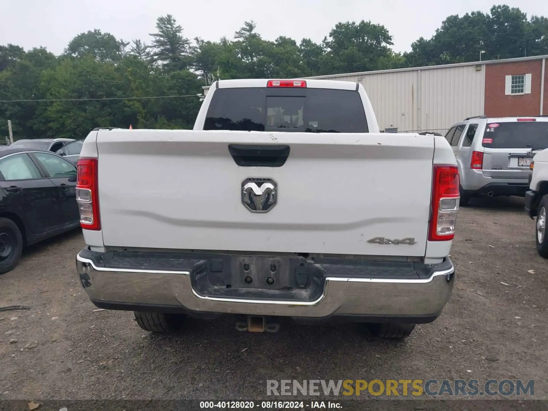 16 Photograph of a damaged car 3C6UR5CJXNG110864 RAM 2500 2022