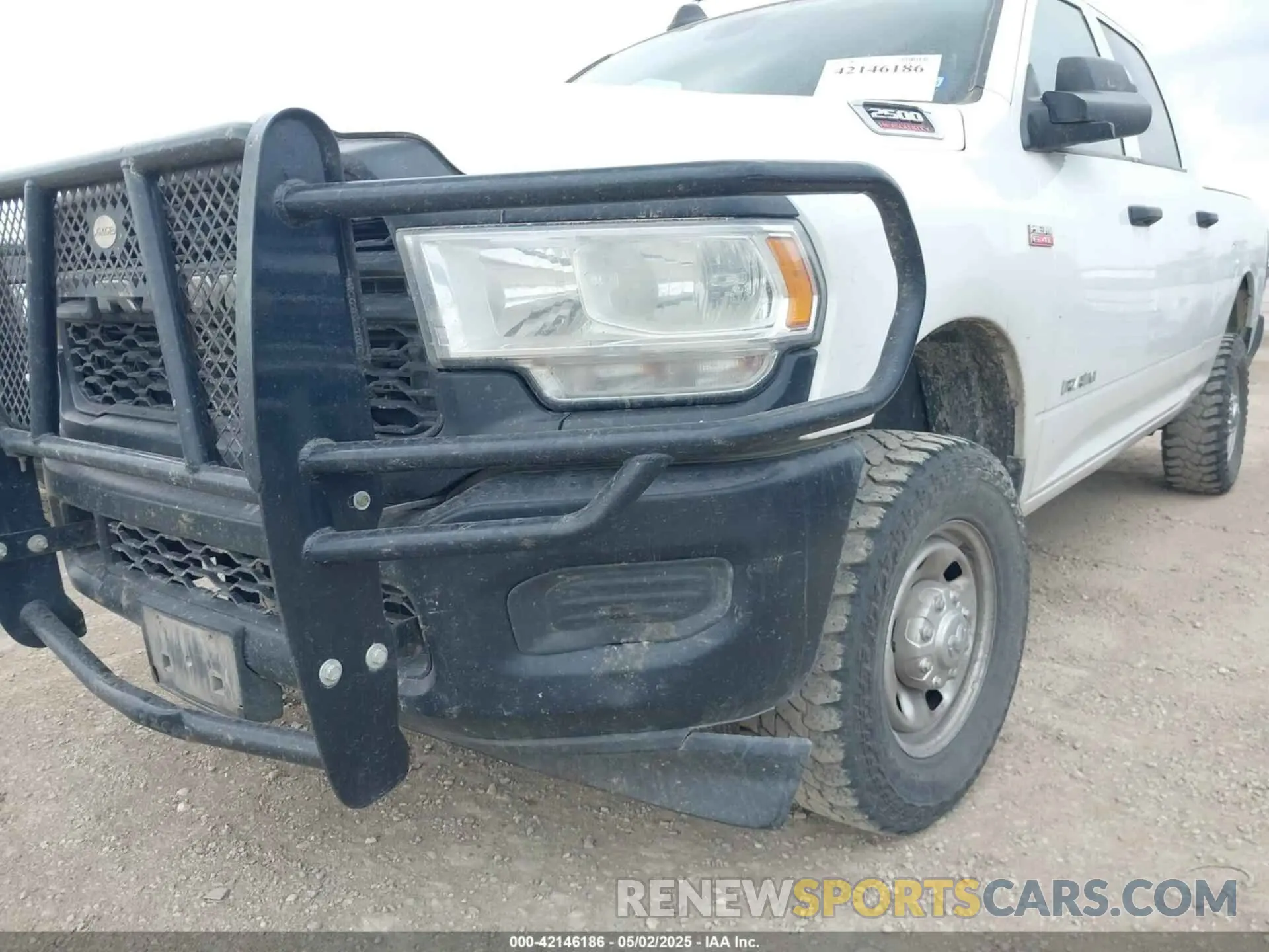 6 Photograph of a damaged car 3C6UR5CJXNG204016 RAM 2500 2022