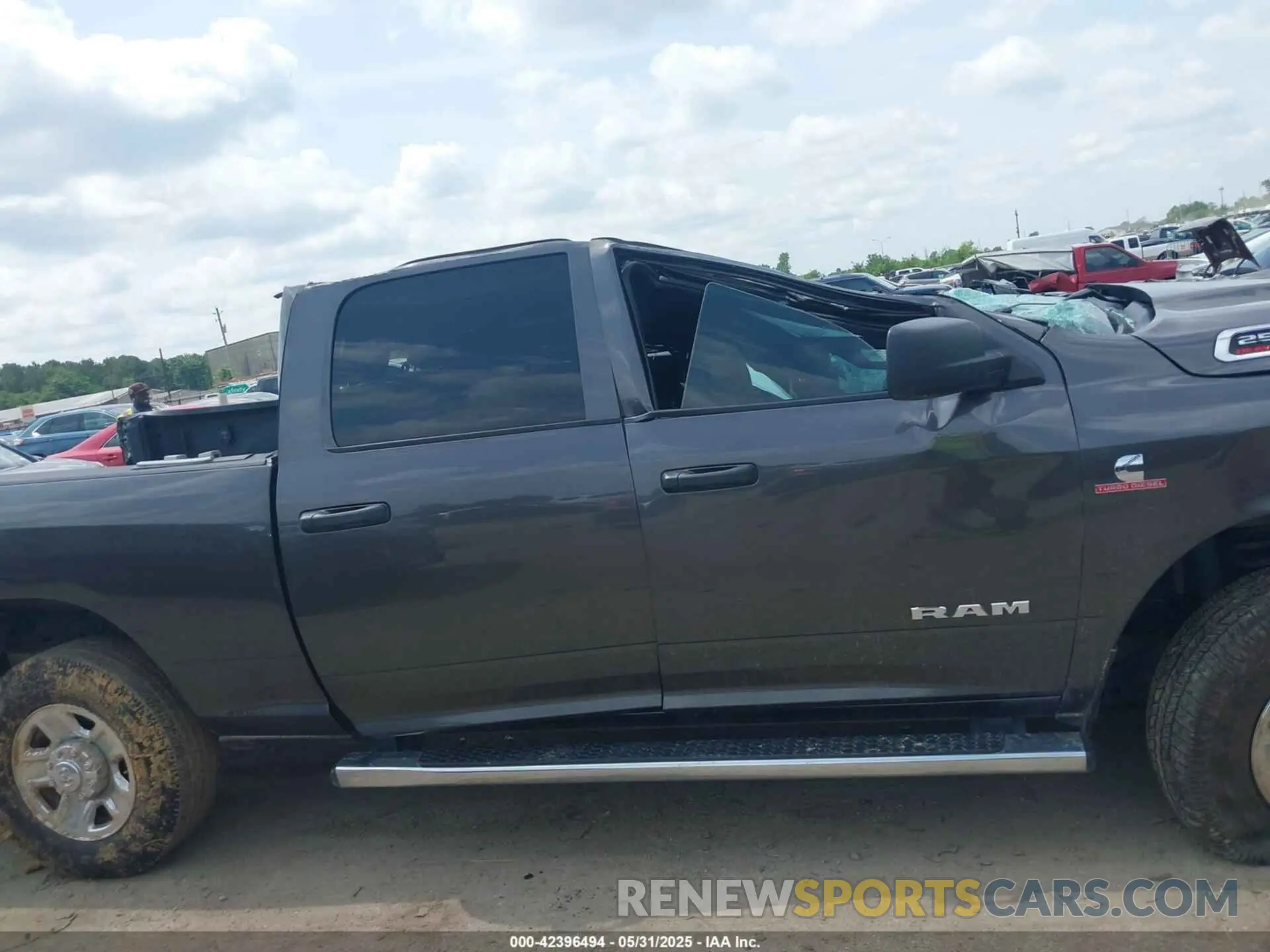 12 Photograph of a damaged car 3C6UR5CL7NG224127 RAM 2500 2022