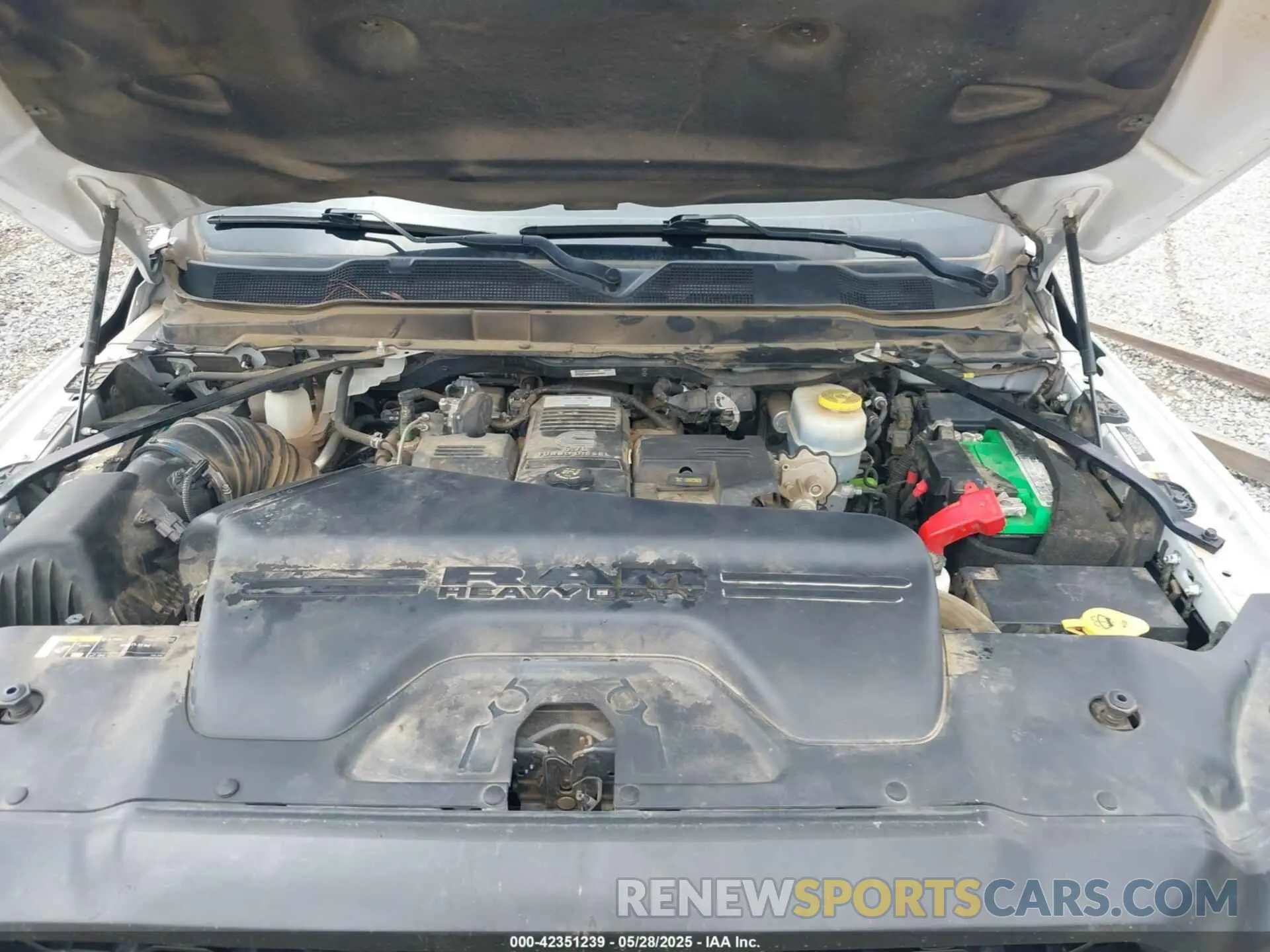 10 Photograph of a damaged car 3C6UR5CL9NG159894 RAM 2500 2022