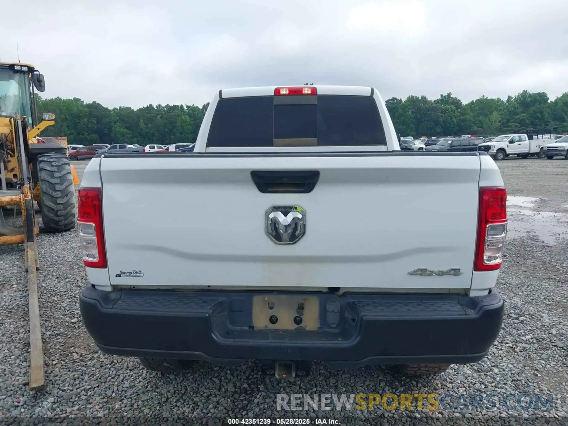 16 Photograph of a damaged car 3C6UR5CL9NG159894 RAM 2500 2022