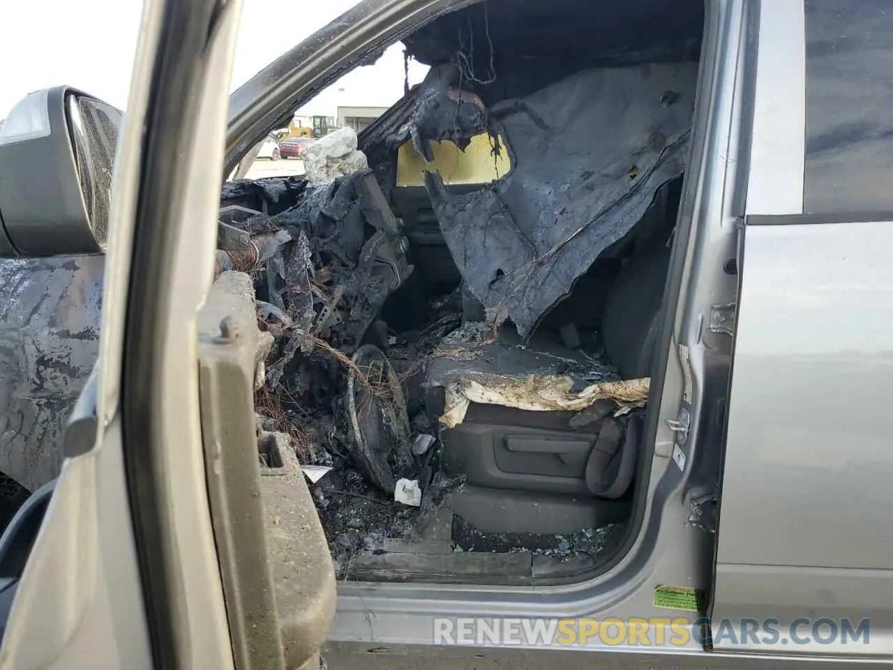 7 Photograph of a damaged car 3C6UR5CLXNG325212 RAM 2500 2022
