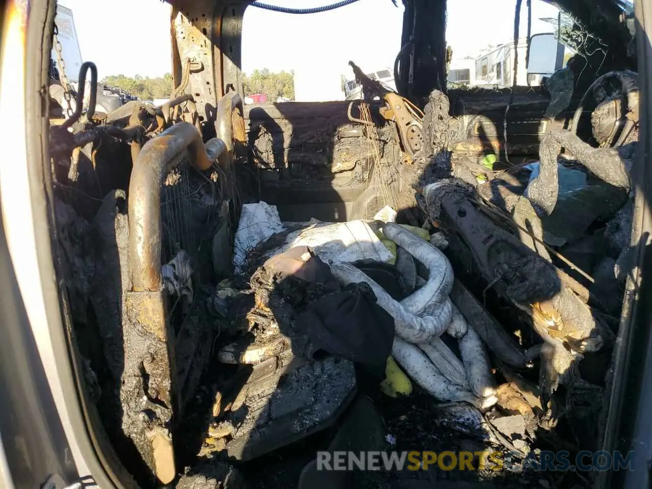 11 Photograph of a damaged car 3C6UR5DJ0NG397629 RAM 2500 2022