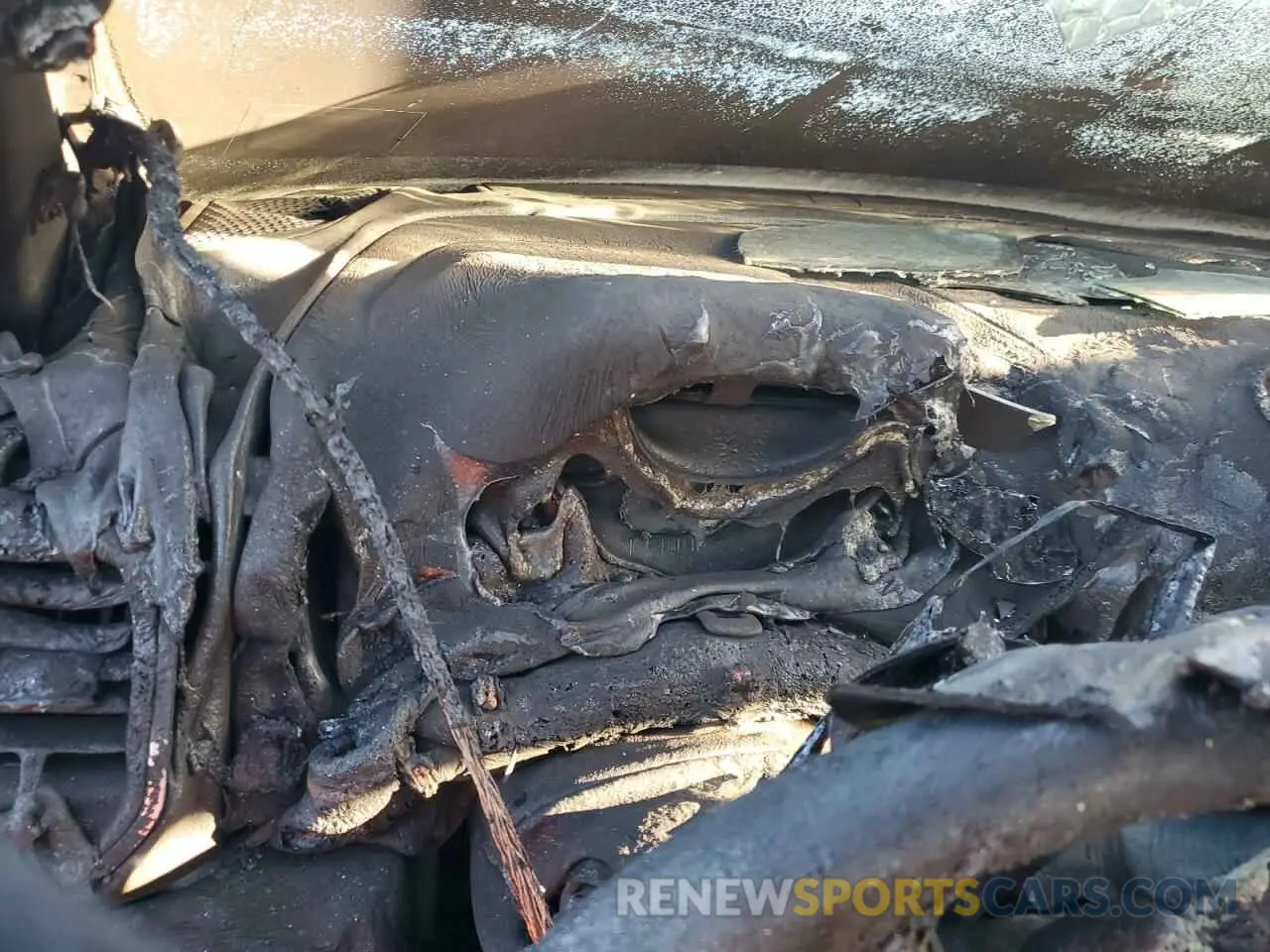9 Photograph of a damaged car 3C6UR5DJ0NG397629 RAM 2500 2022
