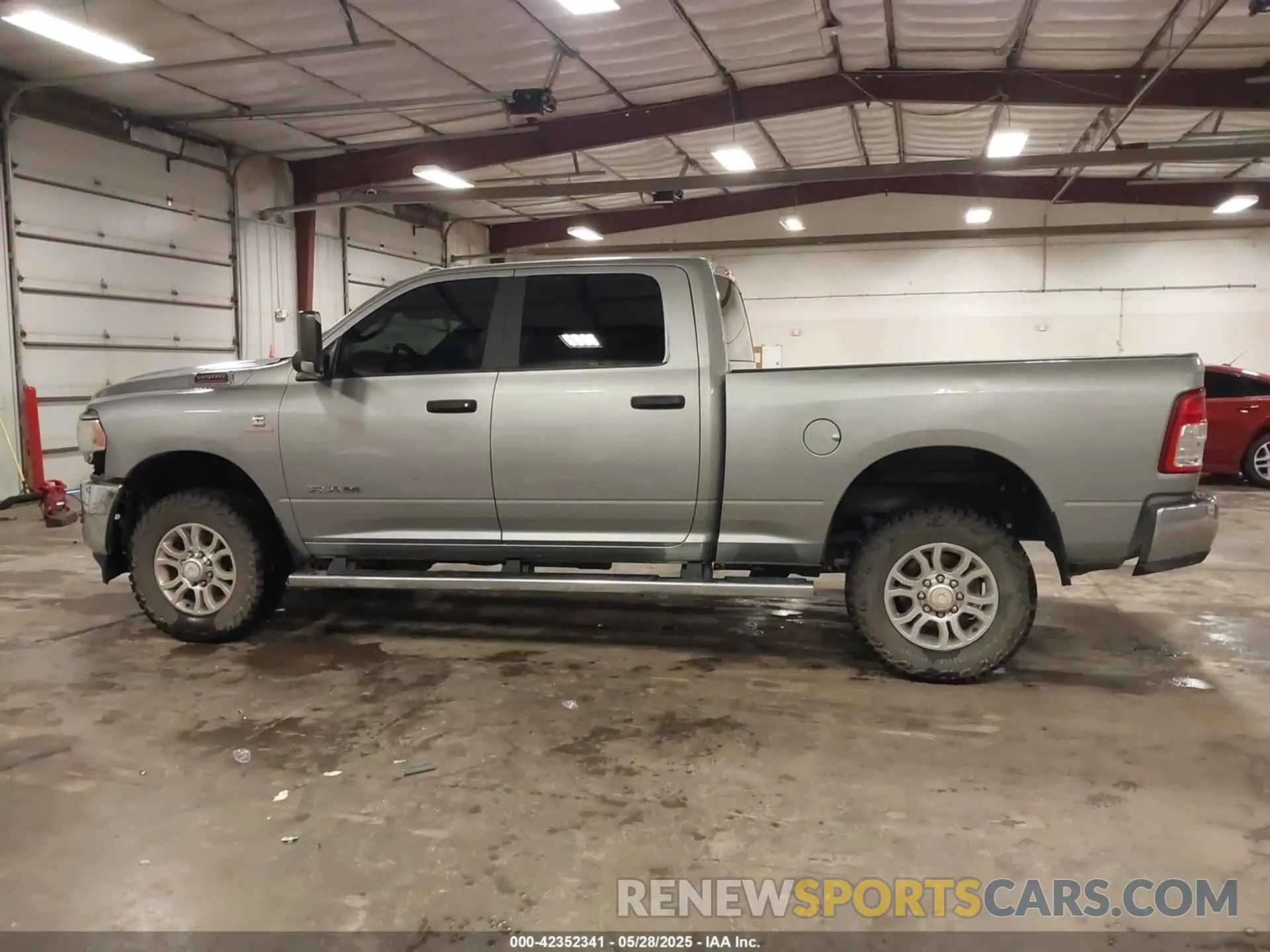 14 Photograph of a damaged car 3C6UR5DL0NG370058 RAM 2500 2022