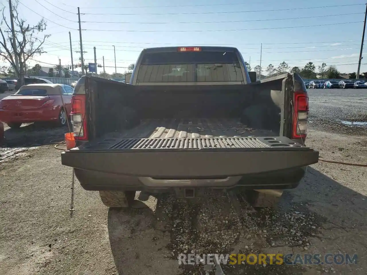 6 Photograph of a damaged car 3C6UR5DL1NG398516 RAM 2500 2022