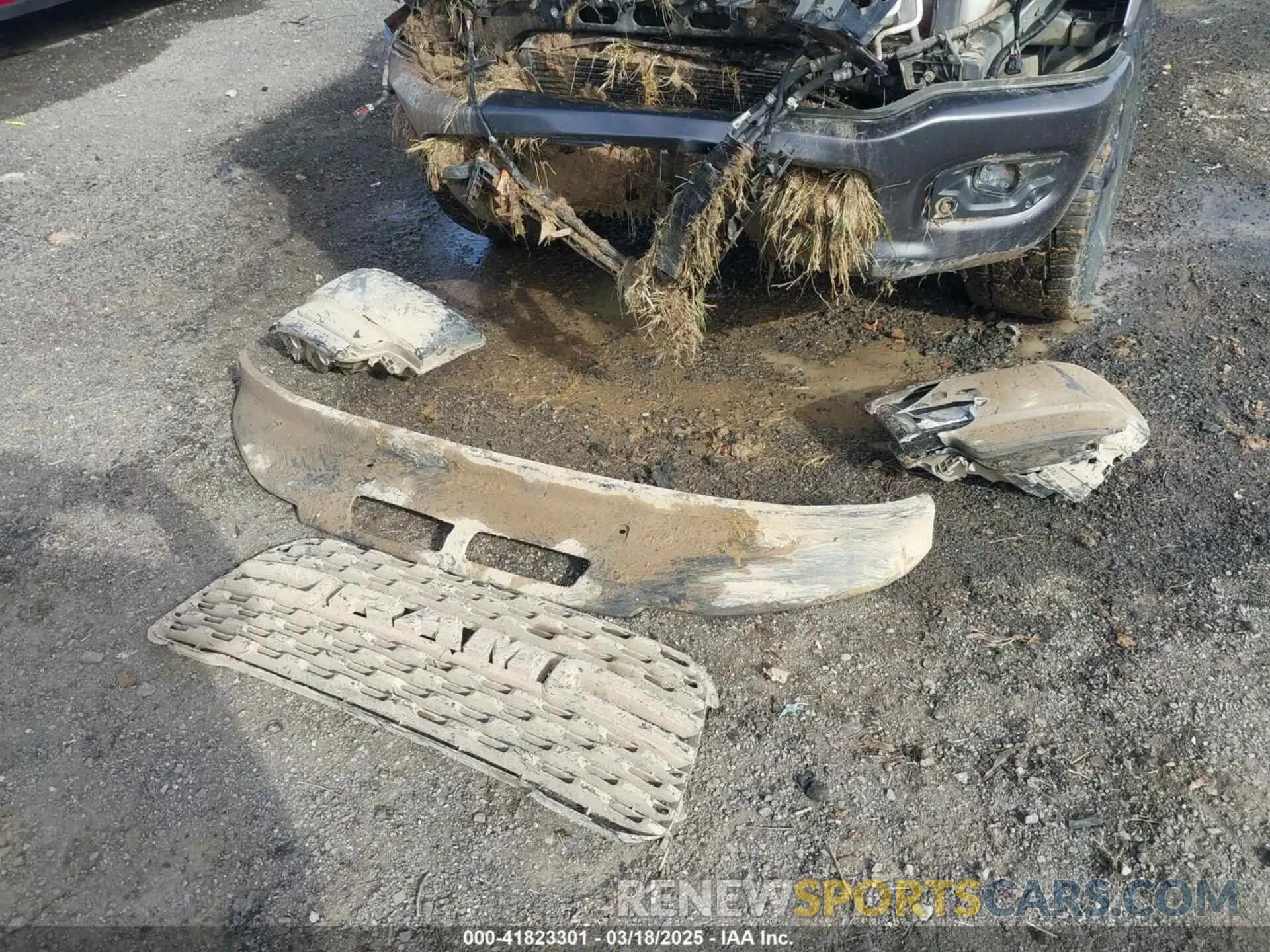 12 Photograph of a damaged car 3C6UR5DL2NG167320 RAM 2500 2022