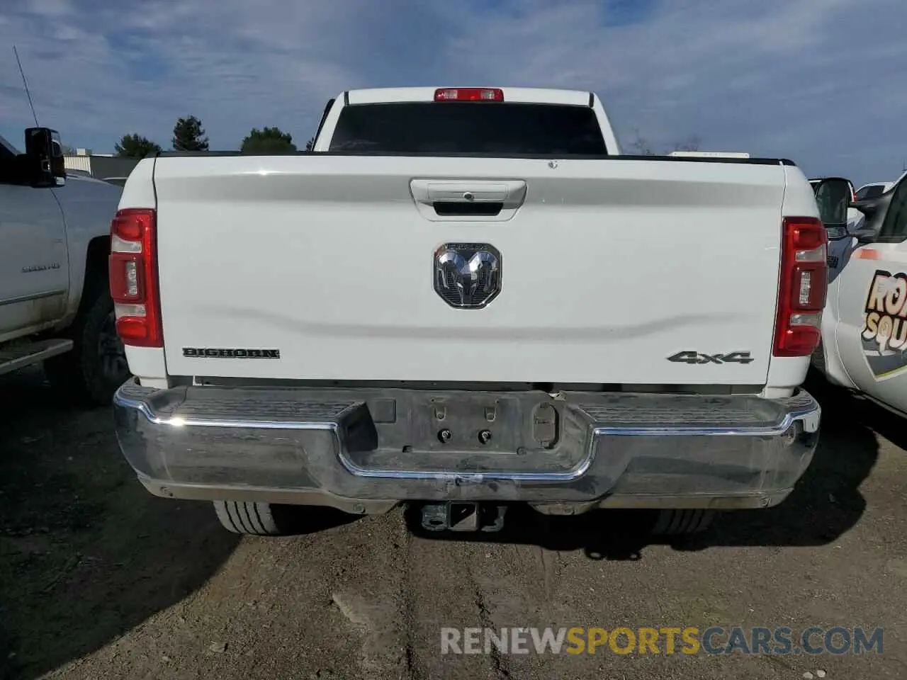 6 Photograph of a damaged car 3C6UR5DL4NG271534 RAM 2500 2022
