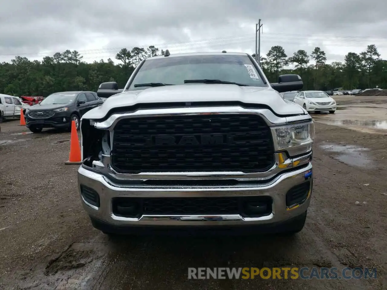 5 Photograph of a damaged car 3C6UR5DL4NG422033 RAM 2500 2022