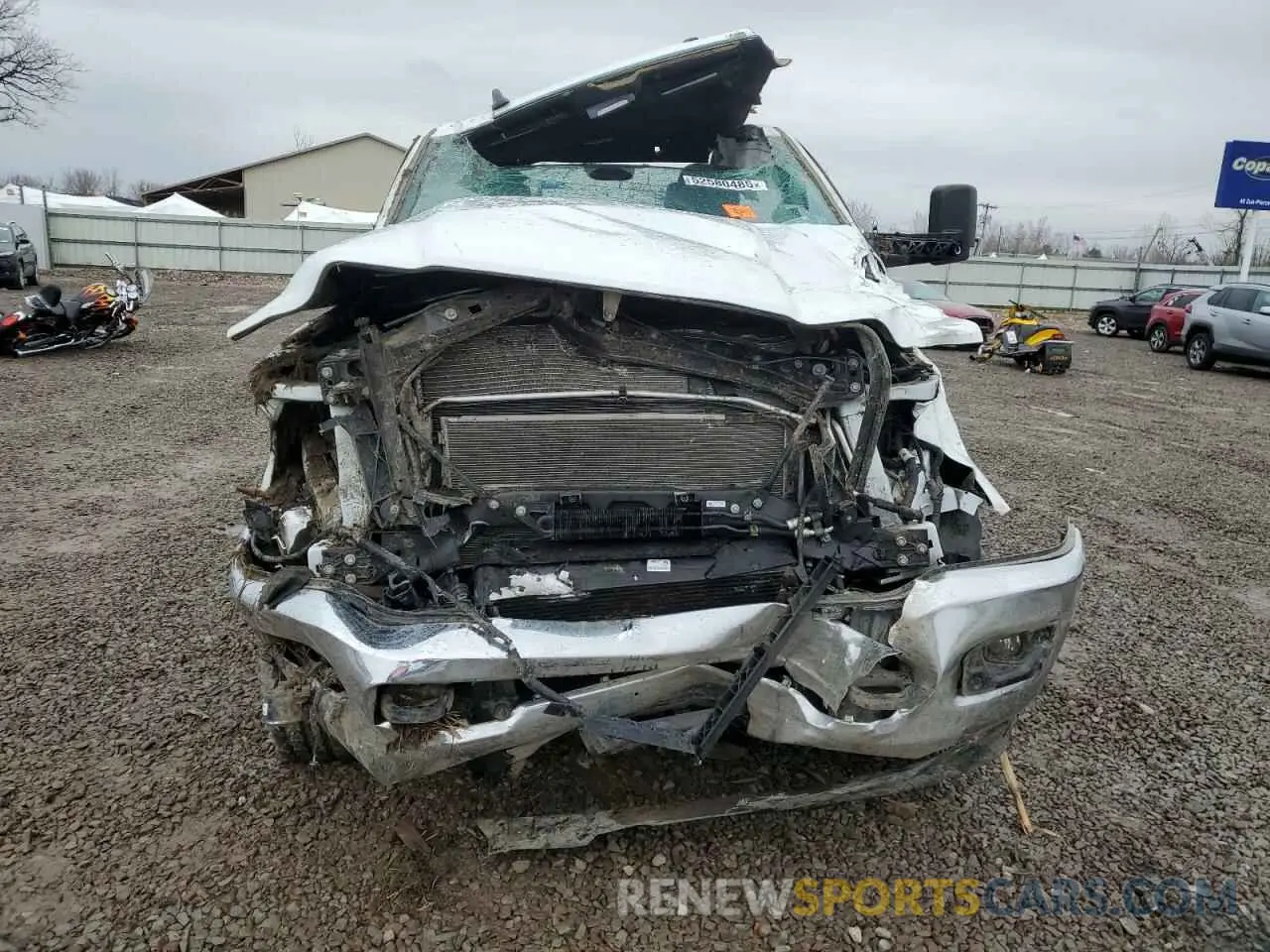 5 Photograph of a damaged car 3C6UR5DL5NG410375 RAM 2500 2022