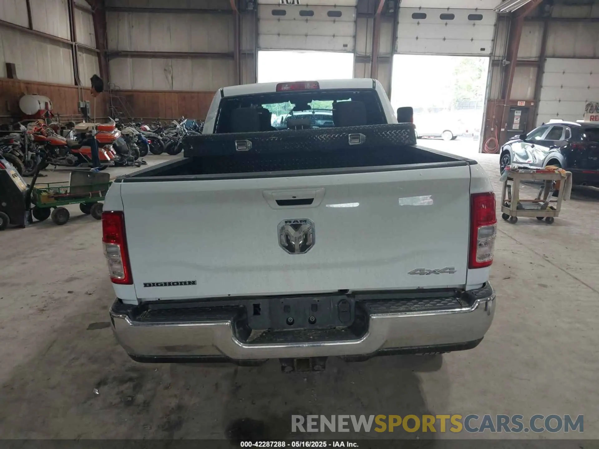17 Photograph of a damaged car 3C6UR5DL6NG436791 RAM 2500 2022