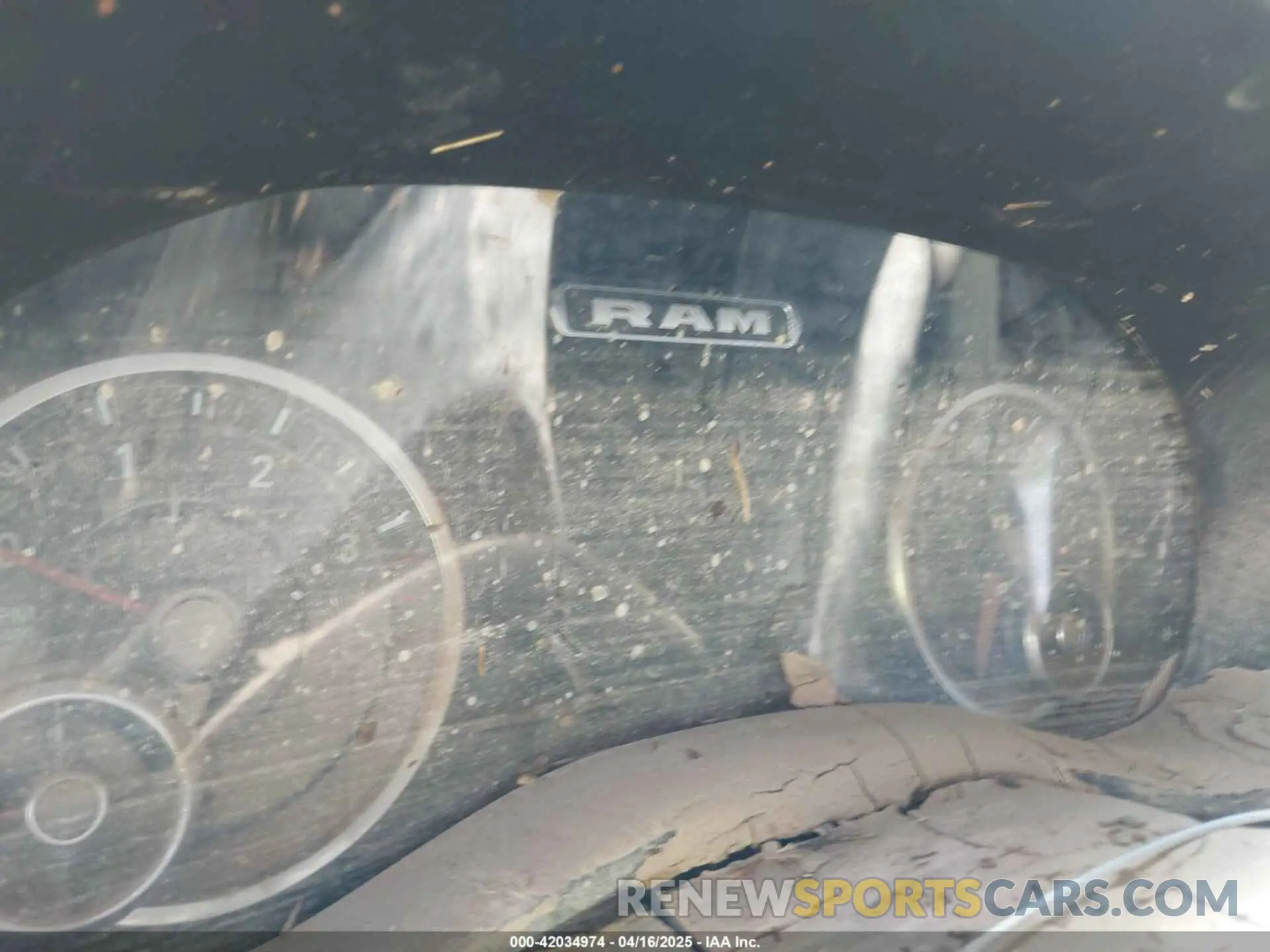 7 Photograph of a damaged car 3C6UR5DL7NG221484 RAM 2500 2022