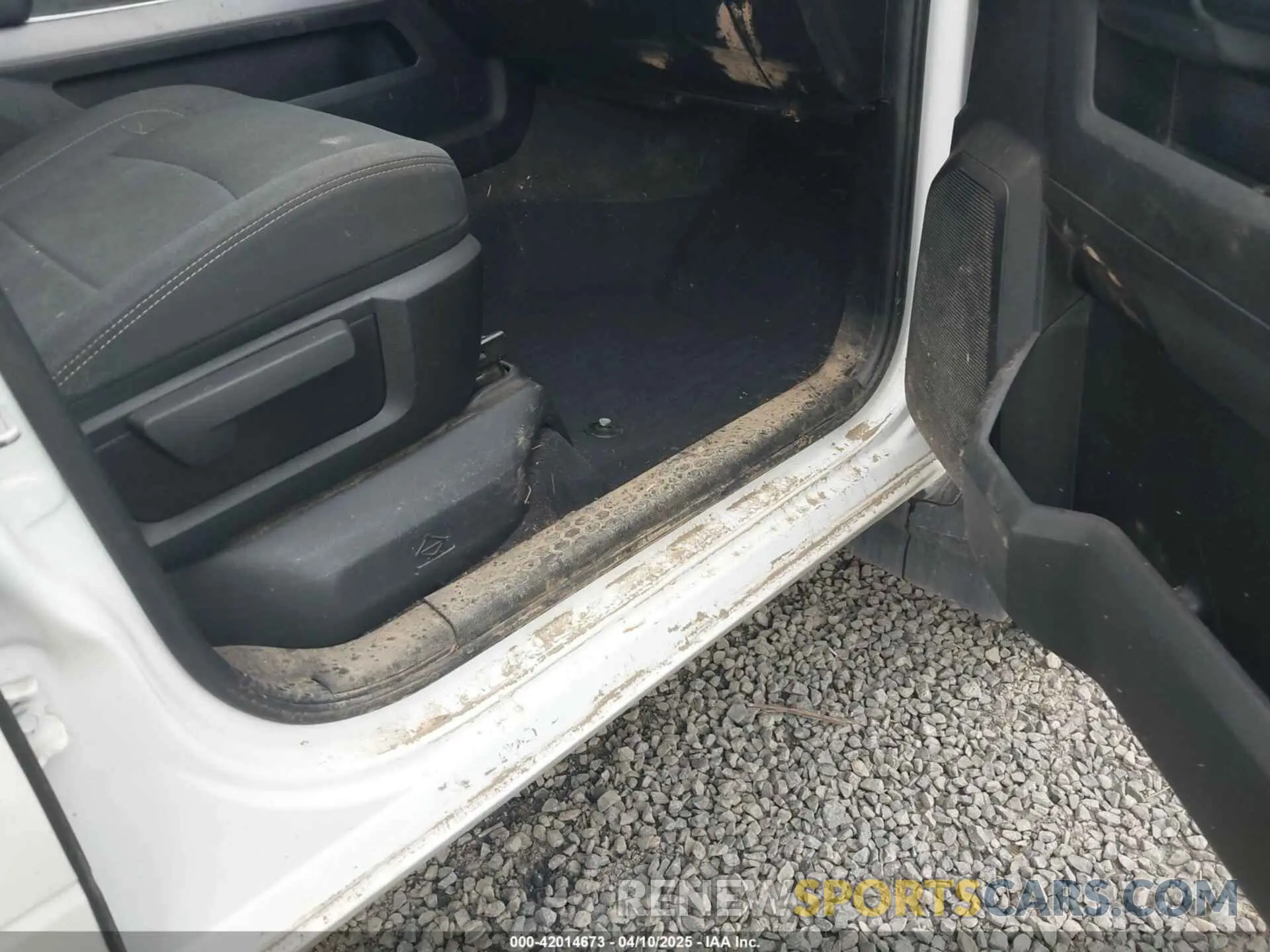 14 Photograph of a damaged car 3C6UR5DL8NG126870 RAM 2500 2022