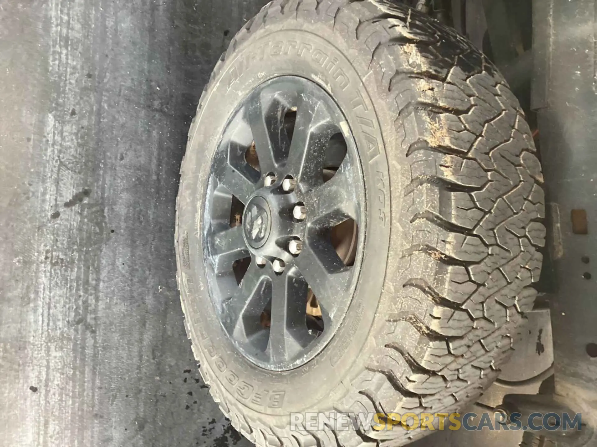 16 Photograph of a damaged car 3C6UR5DL8NG220859 RAM 2500 2022