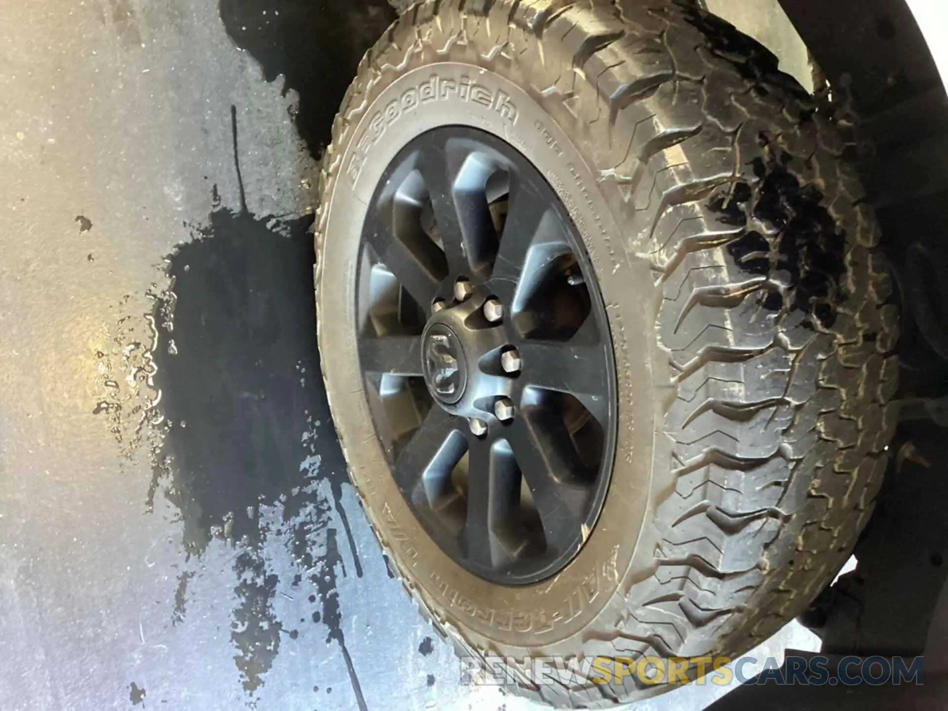 24 Photograph of a damaged car 3C6UR5DL8NG220859 RAM 2500 2022