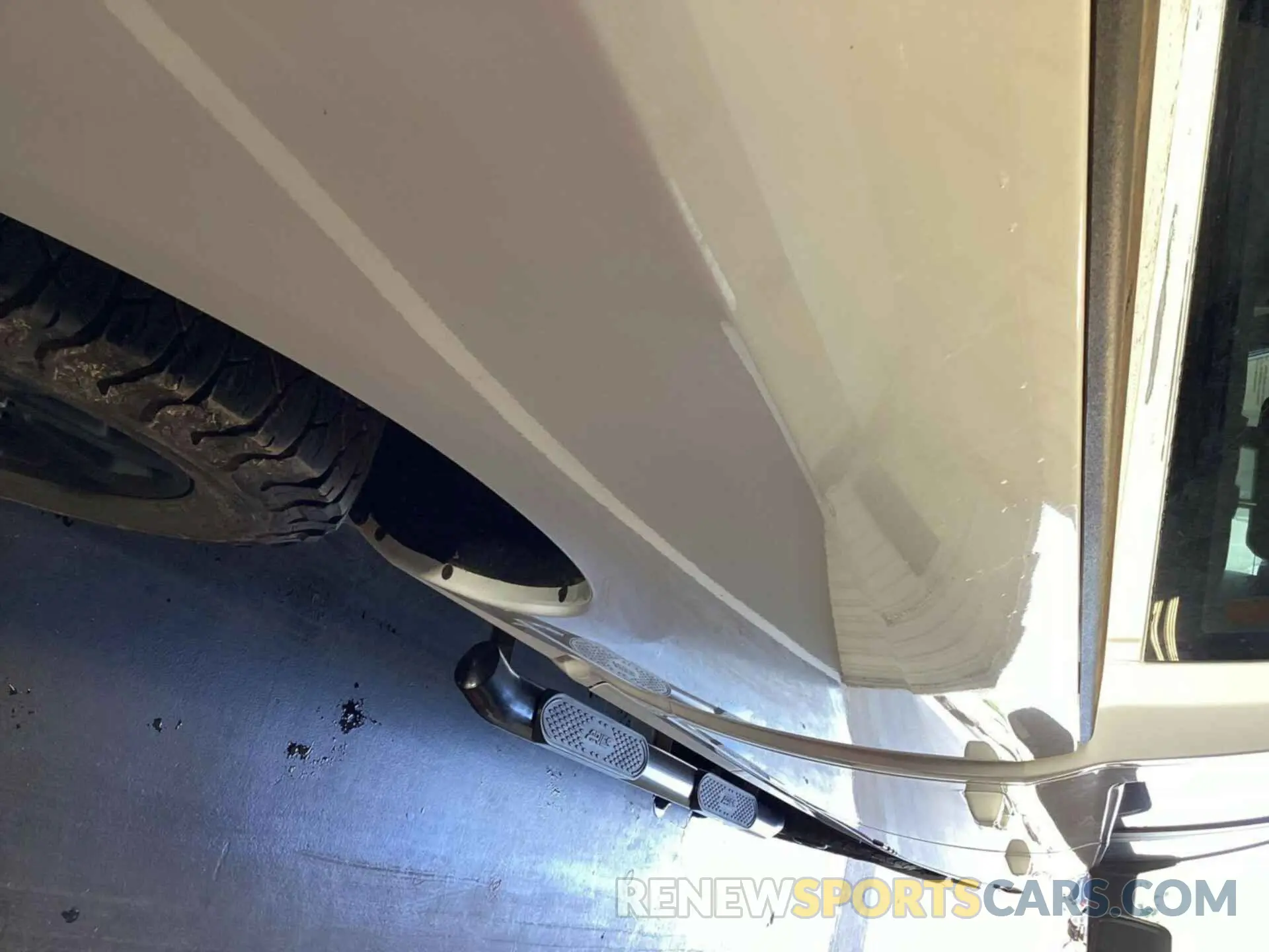 30 Photograph of a damaged car 3C6UR5DL8NG220859 RAM 2500 2022