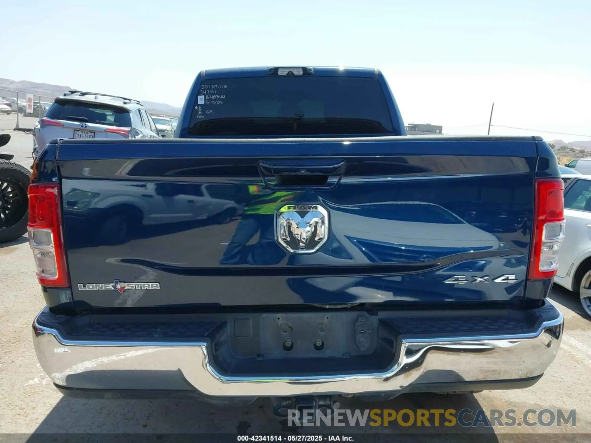 16 Photograph of a damaged car 3C6UR5DL9NG149414 RAM 2500 2022