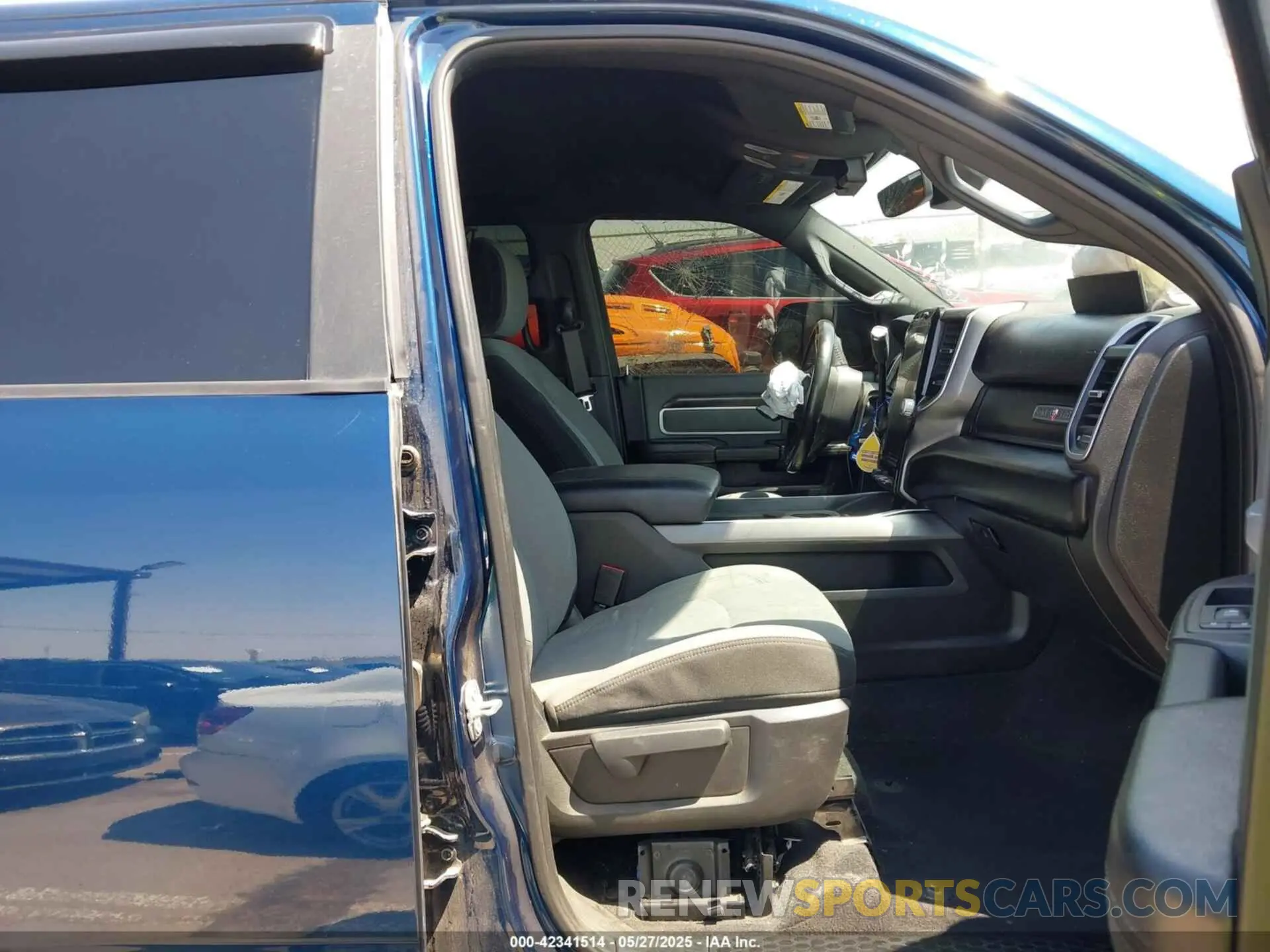 5 Photograph of a damaged car 3C6UR5DL9NG149414 RAM 2500 2022
