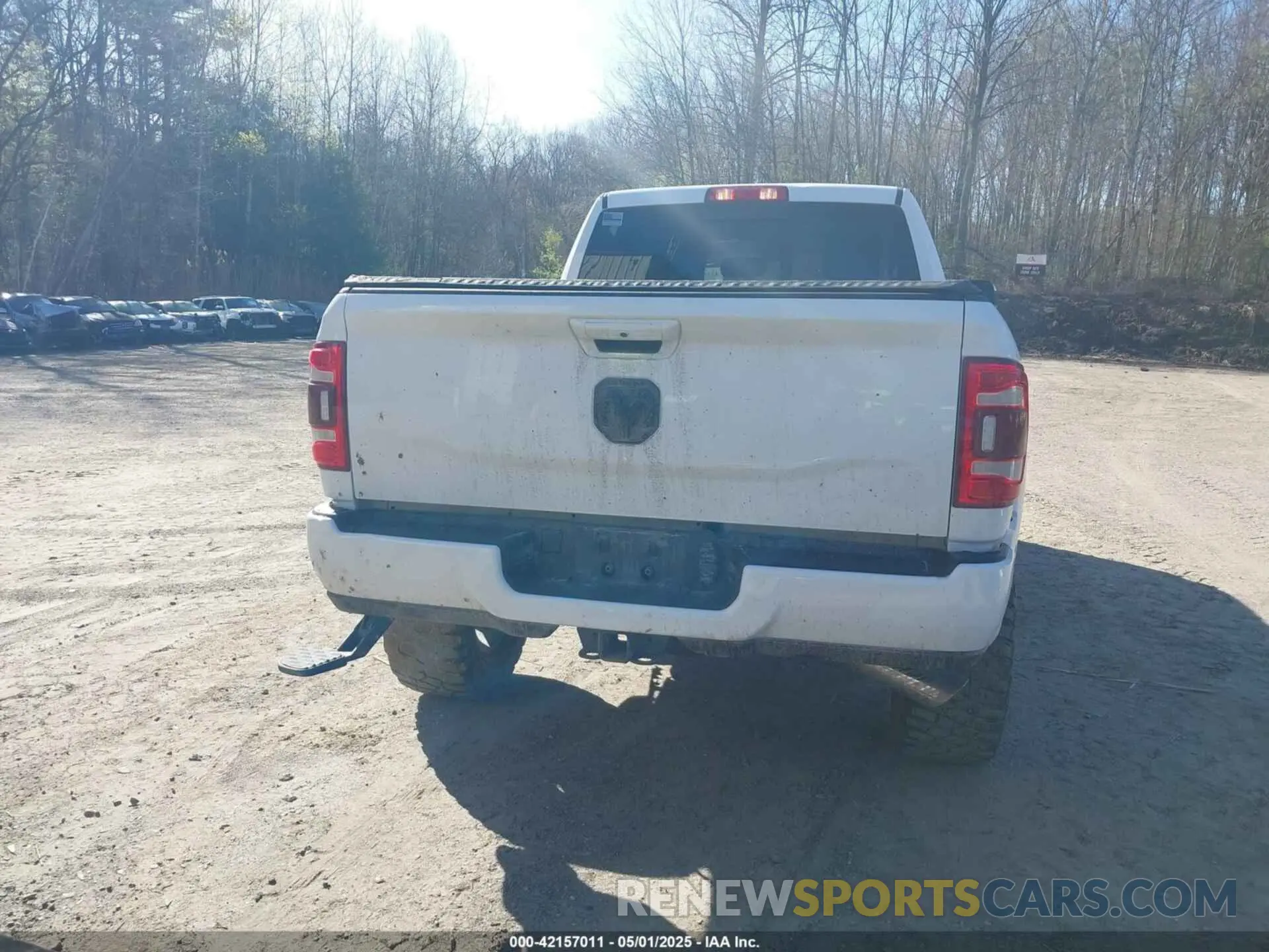 16 Photograph of a damaged car 3C6UR5DL9NG169775 RAM 2500 2022
