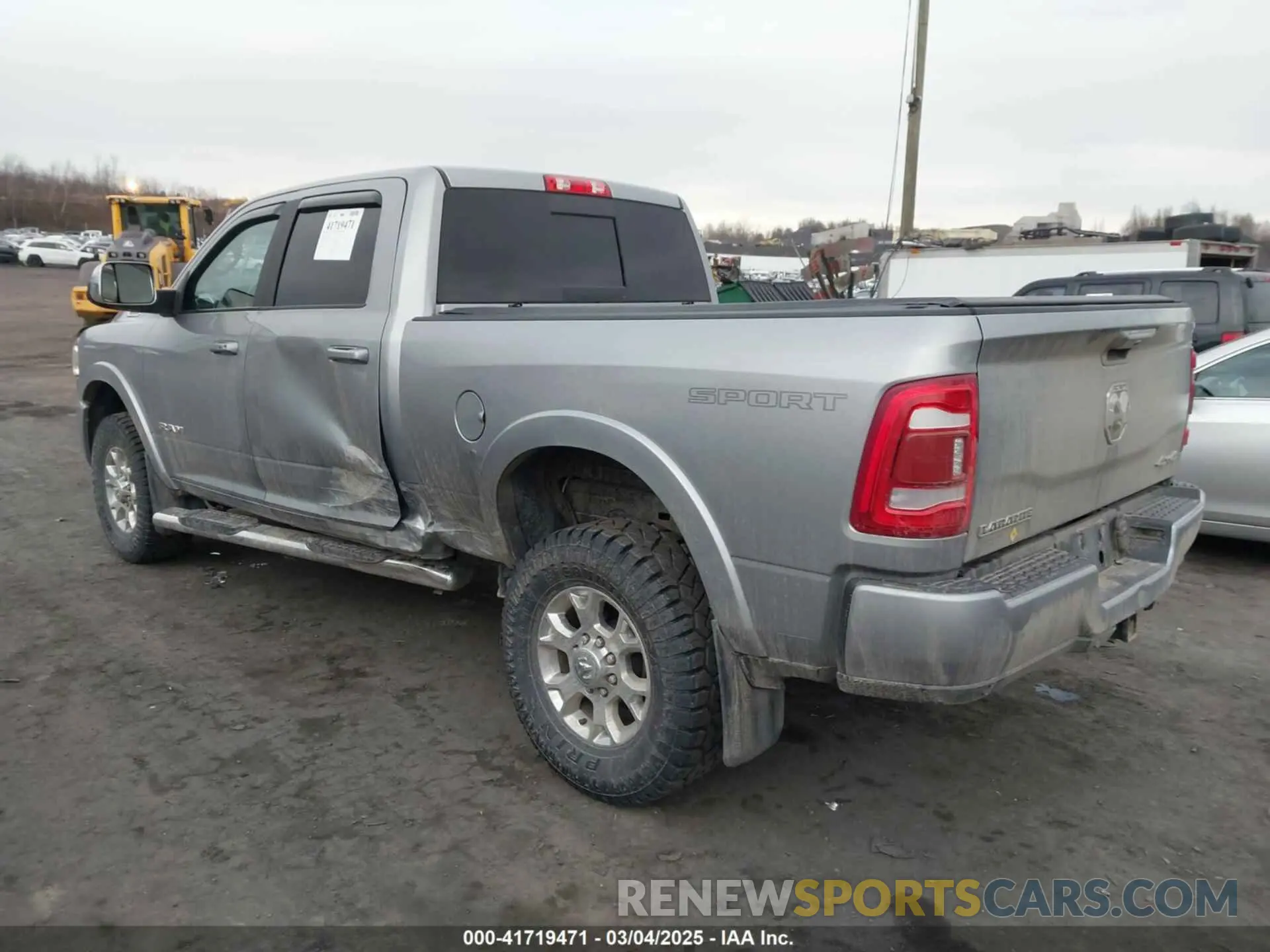 3 Photograph of a damaged car 3C6UR5FJ1NG230435 RAM 2500 2022