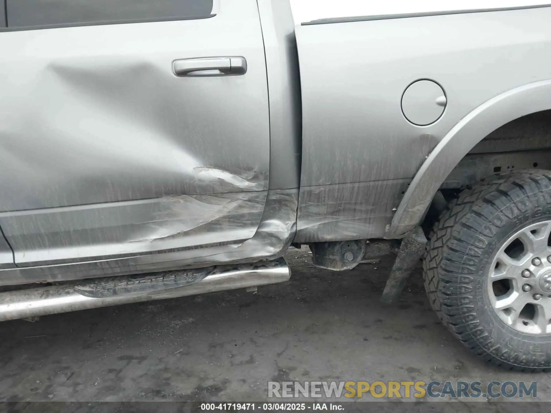 6 Photograph of a damaged car 3C6UR5FJ1NG230435 RAM 2500 2022