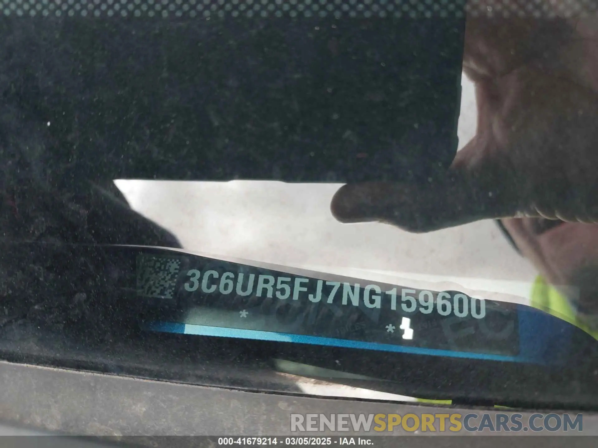 7 Photograph of a damaged car 3C6UR5FJ7NG159600 RAM 2500 2022