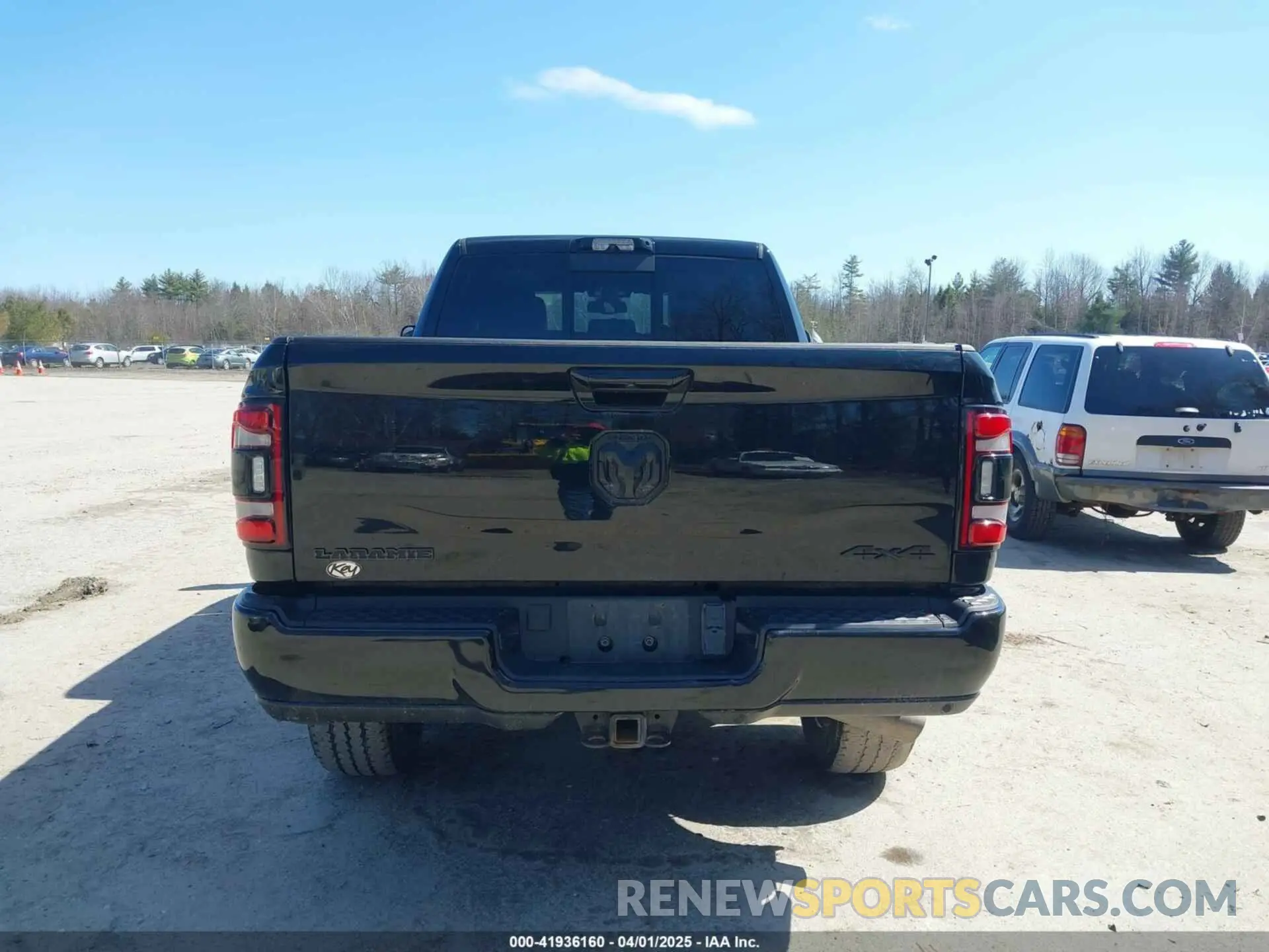 16 Photograph of a damaged car 3C6UR5FL0NG104956 RAM 2500 2022