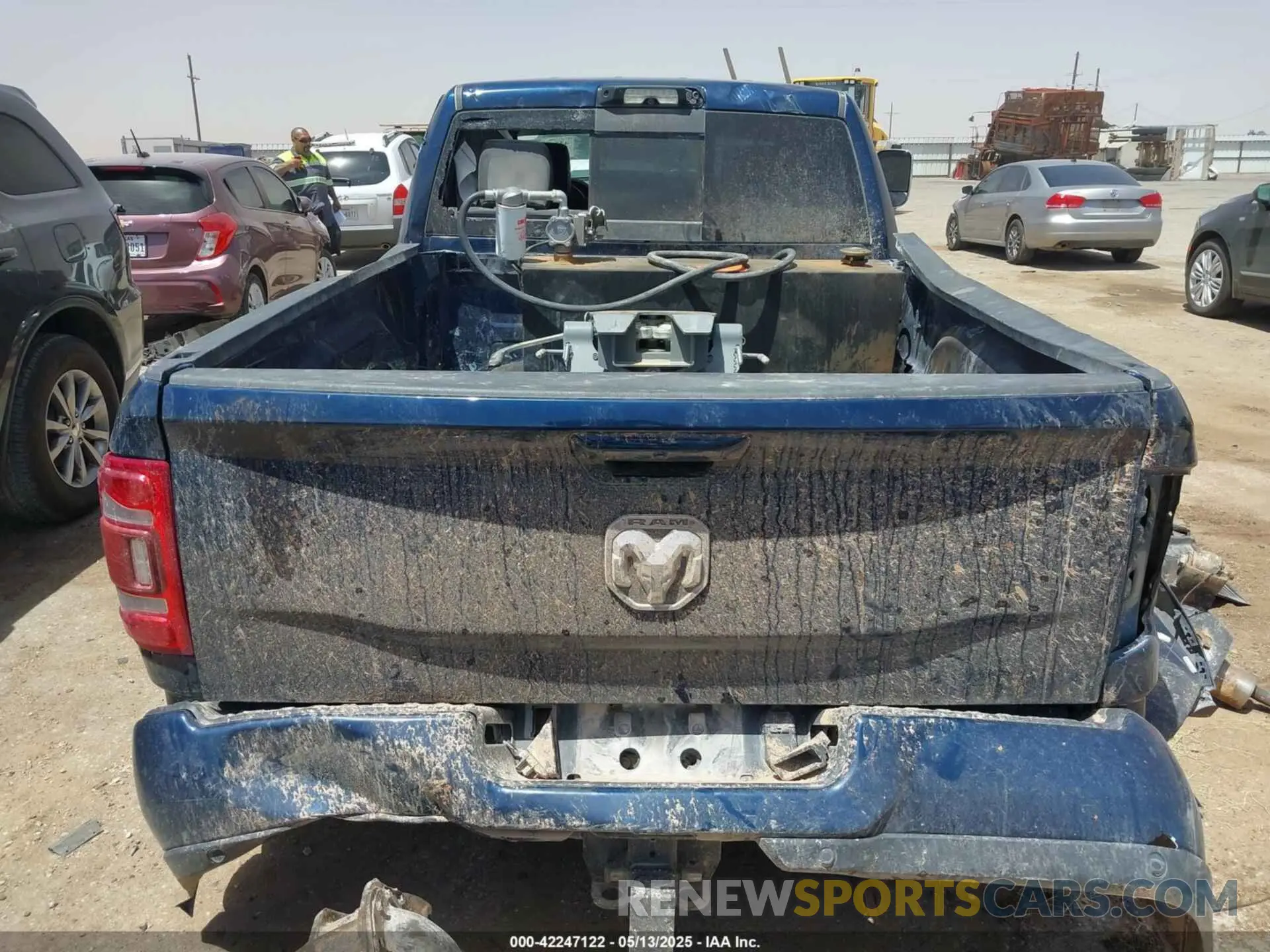 17 Photograph of a damaged car 3C6UR5FL1NG372673 RAM 2500 2022