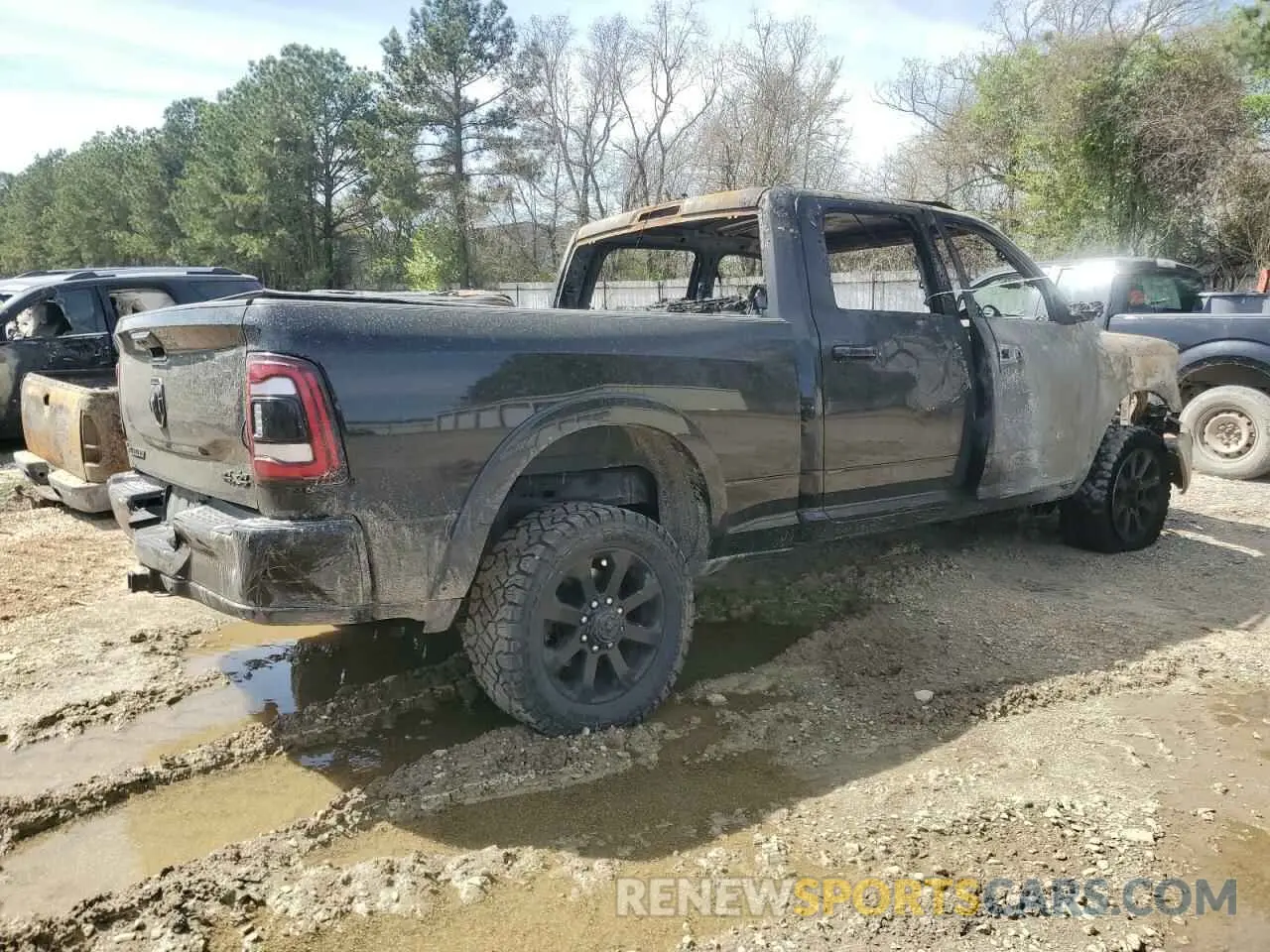 3 Photograph of a damaged car 3C6UR5FL2NG111813 RAM 2500 2022