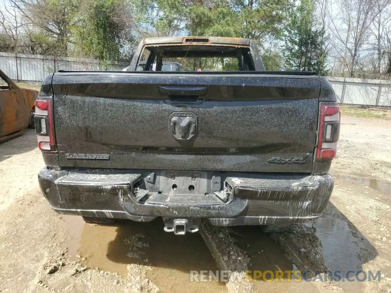 6 Photograph of a damaged car 3C6UR5FL2NG111813 RAM 2500 2022