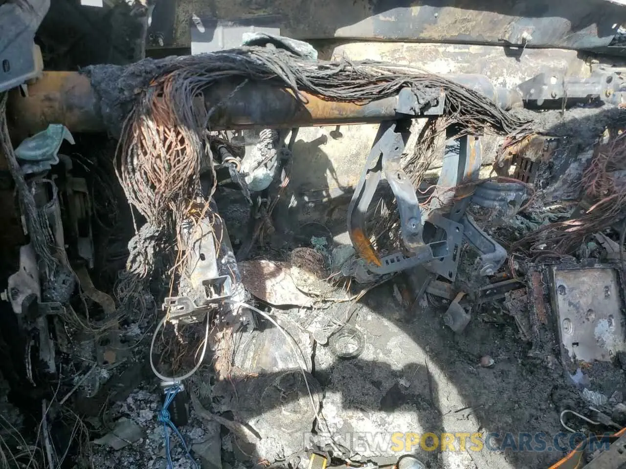 9 Photograph of a damaged car 3C6UR5FL2NG111813 RAM 2500 2022