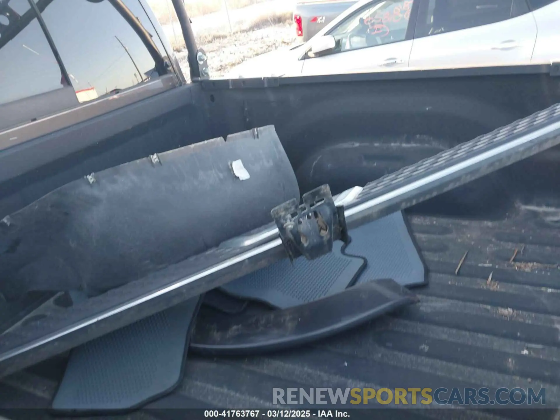 12 Photograph of a damaged car 3C6UR5FL5NG203501 RAM 2500 2022