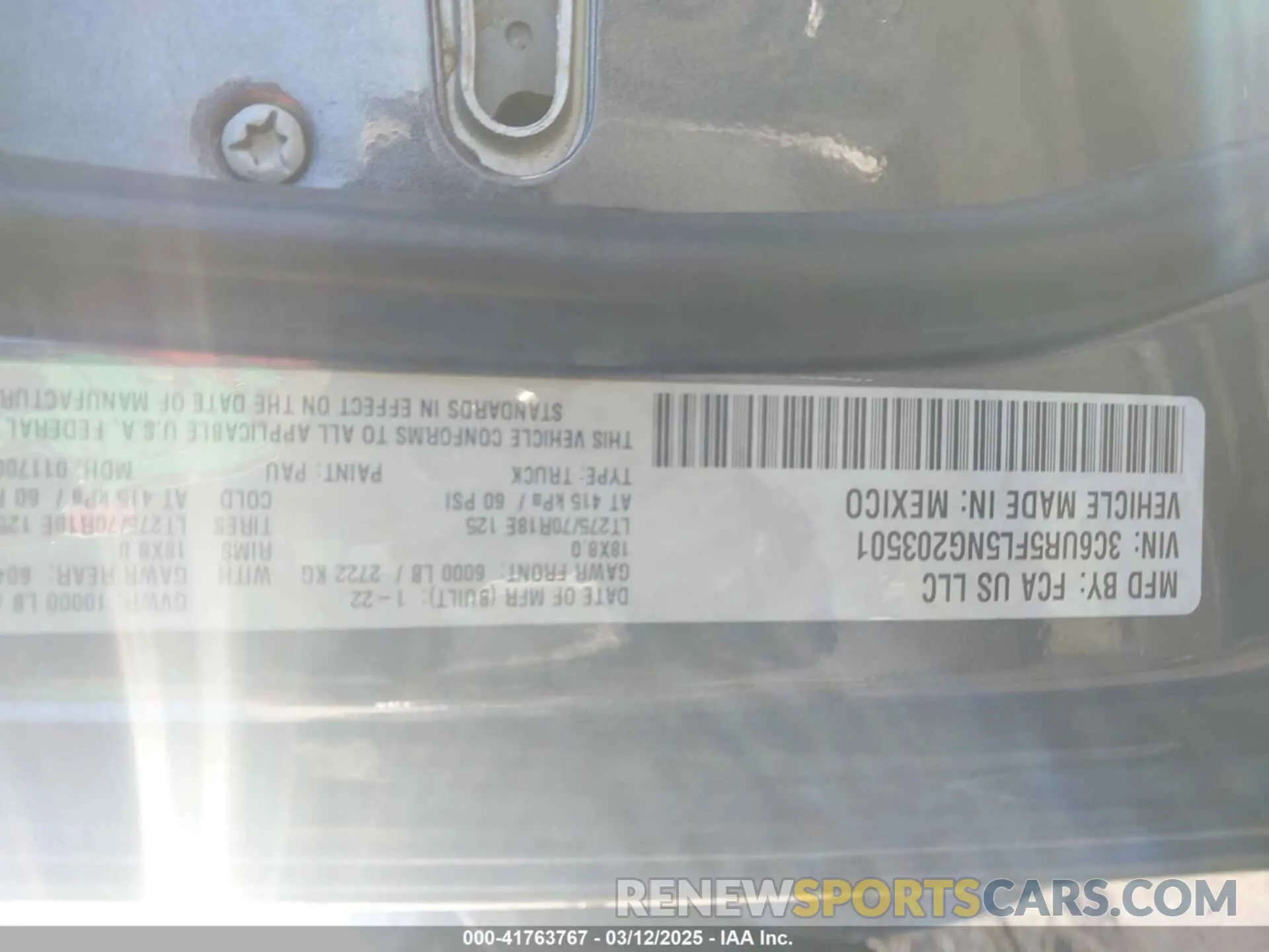 9 Photograph of a damaged car 3C6UR5FL5NG203501 RAM 2500 2022