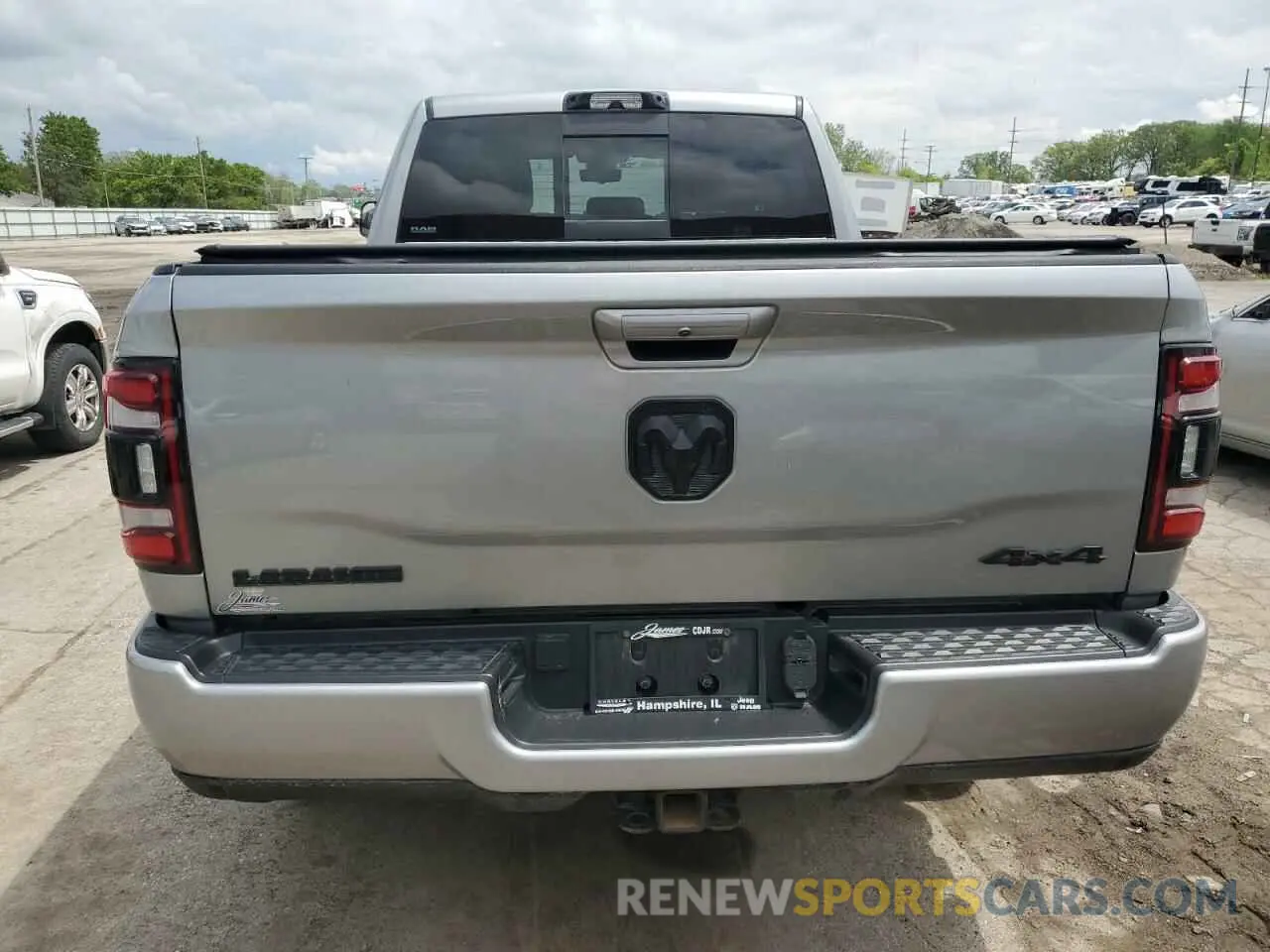 6 Photograph of a damaged car 3C6UR5FL6NG261617 RAM 2500 2022