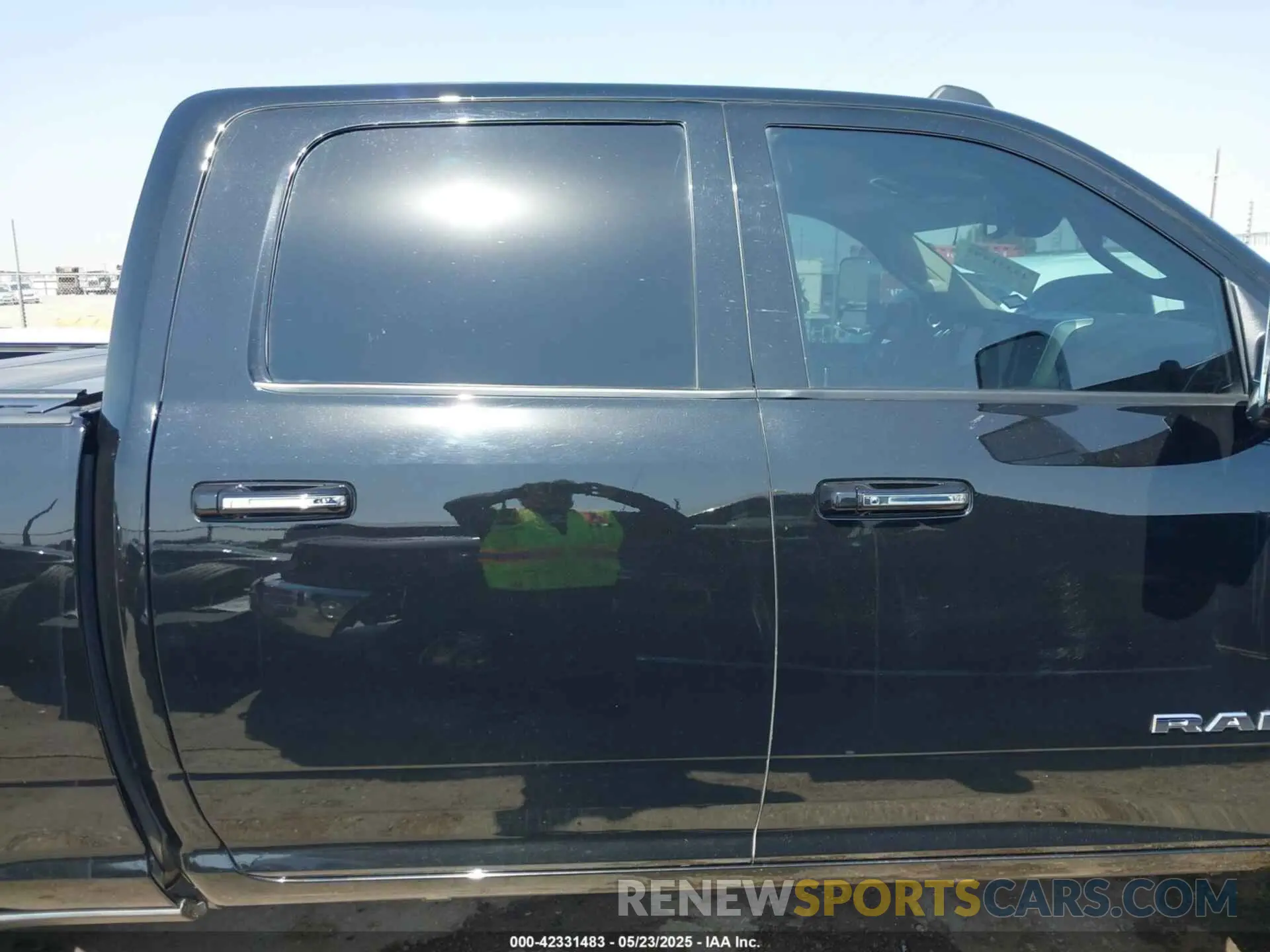 13 Photograph of a damaged car 3C6UR5FL6NG361636 RAM 2500 2022