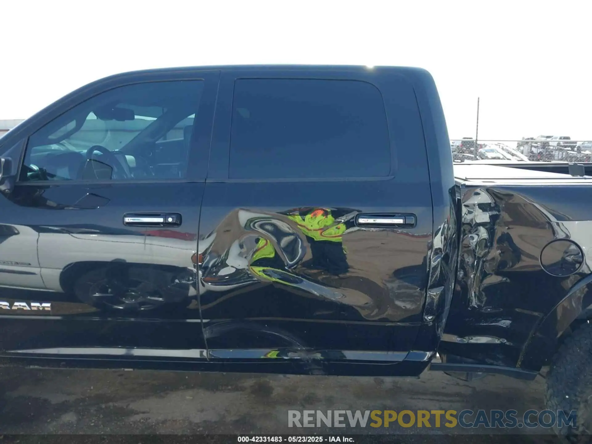 14 Photograph of a damaged car 3C6UR5FL6NG361636 RAM 2500 2022