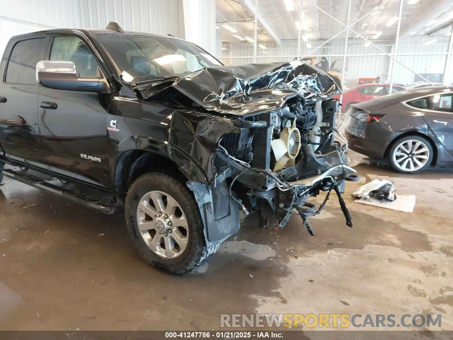 19 Photograph of a damaged car 3C6UR5FL6NG368022 RAM 2500 2022