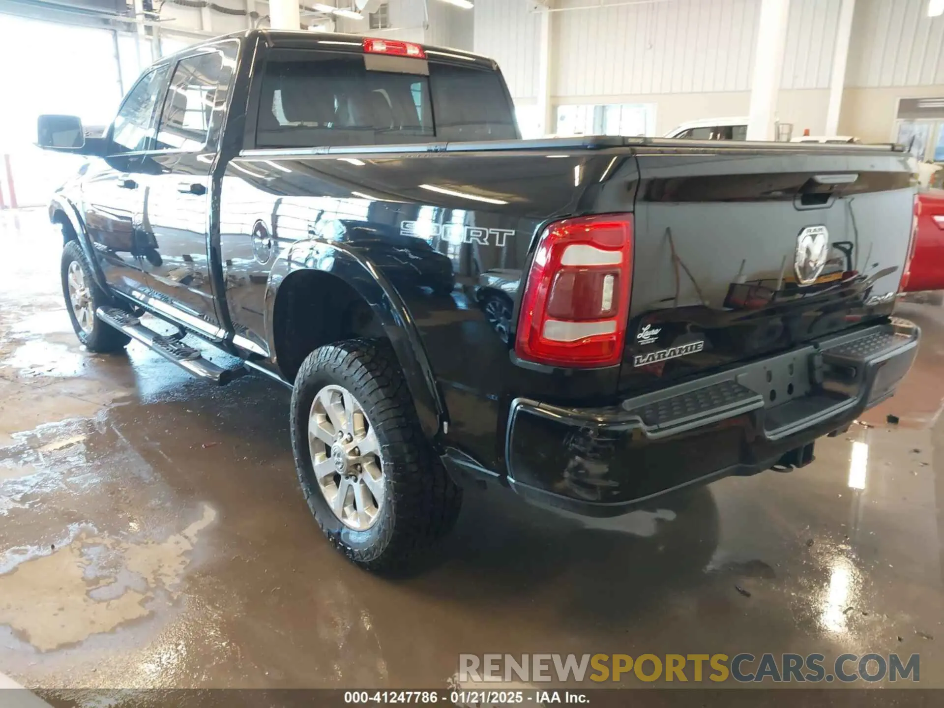 3 Photograph of a damaged car 3C6UR5FL6NG368022 RAM 2500 2022