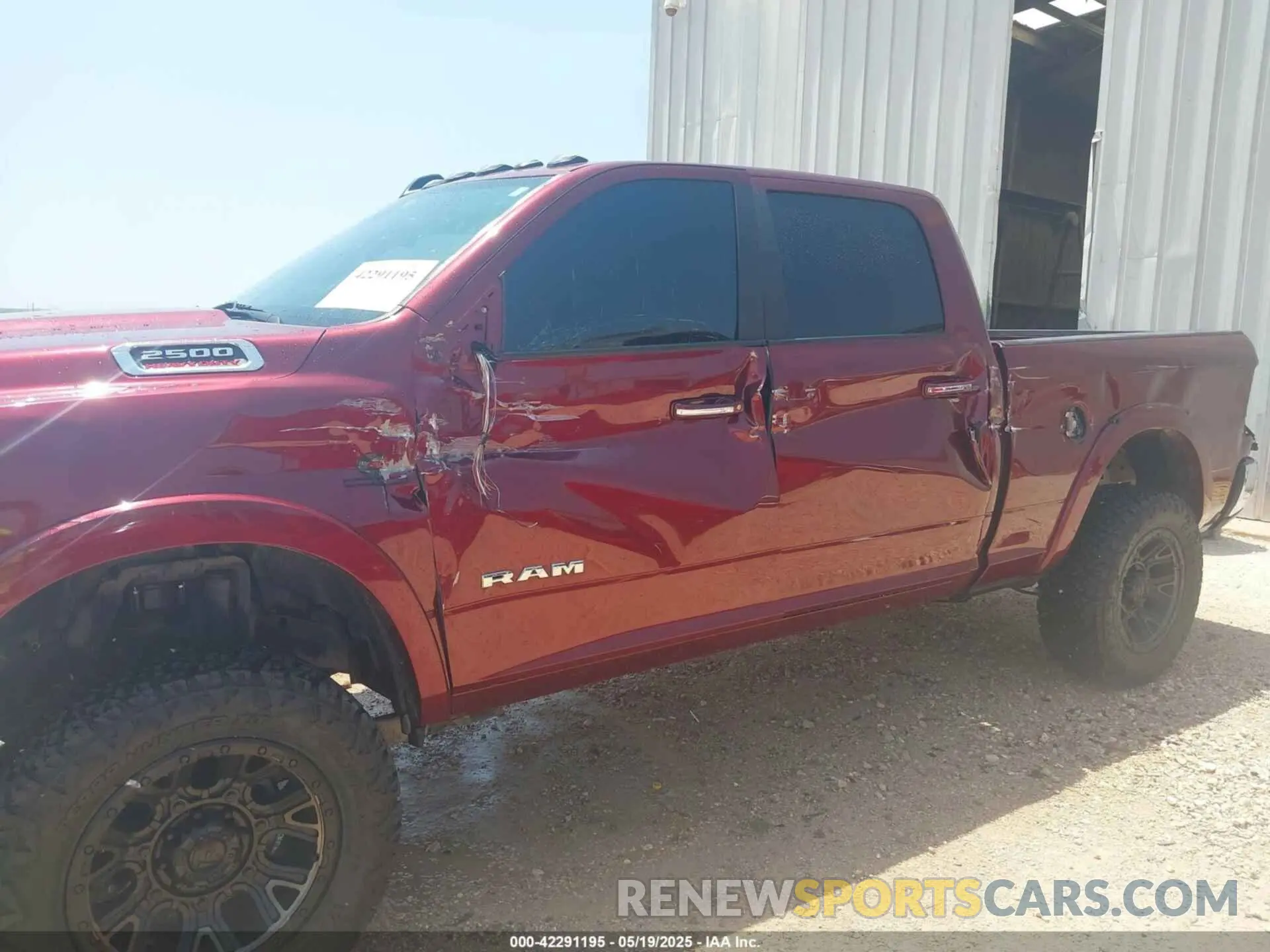 17 Photograph of a damaged car 3C6UR5FL7NG305818 RAM 2500 2022