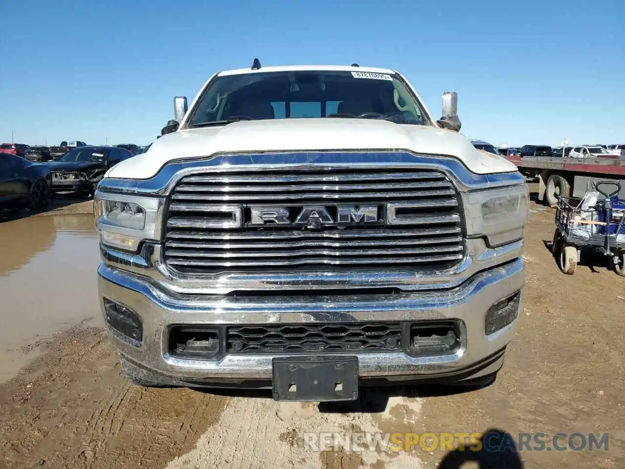 5 Photograph of a damaged car 3C6UR5FLXNG337467 RAM 2500 2022