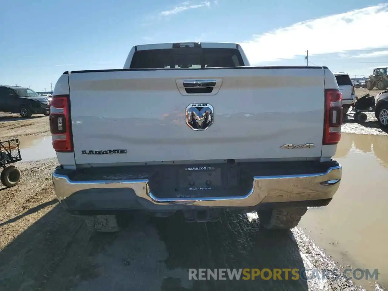 6 Photograph of a damaged car 3C6UR5FLXNG337467 RAM 2500 2022