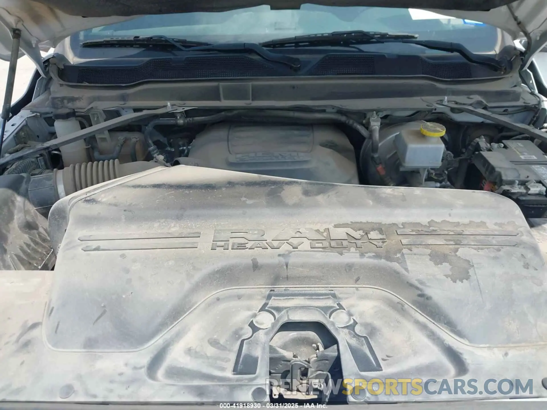 10 Photograph of a damaged car 3C6UR5HJ0NG125804 RAM 2500 2022