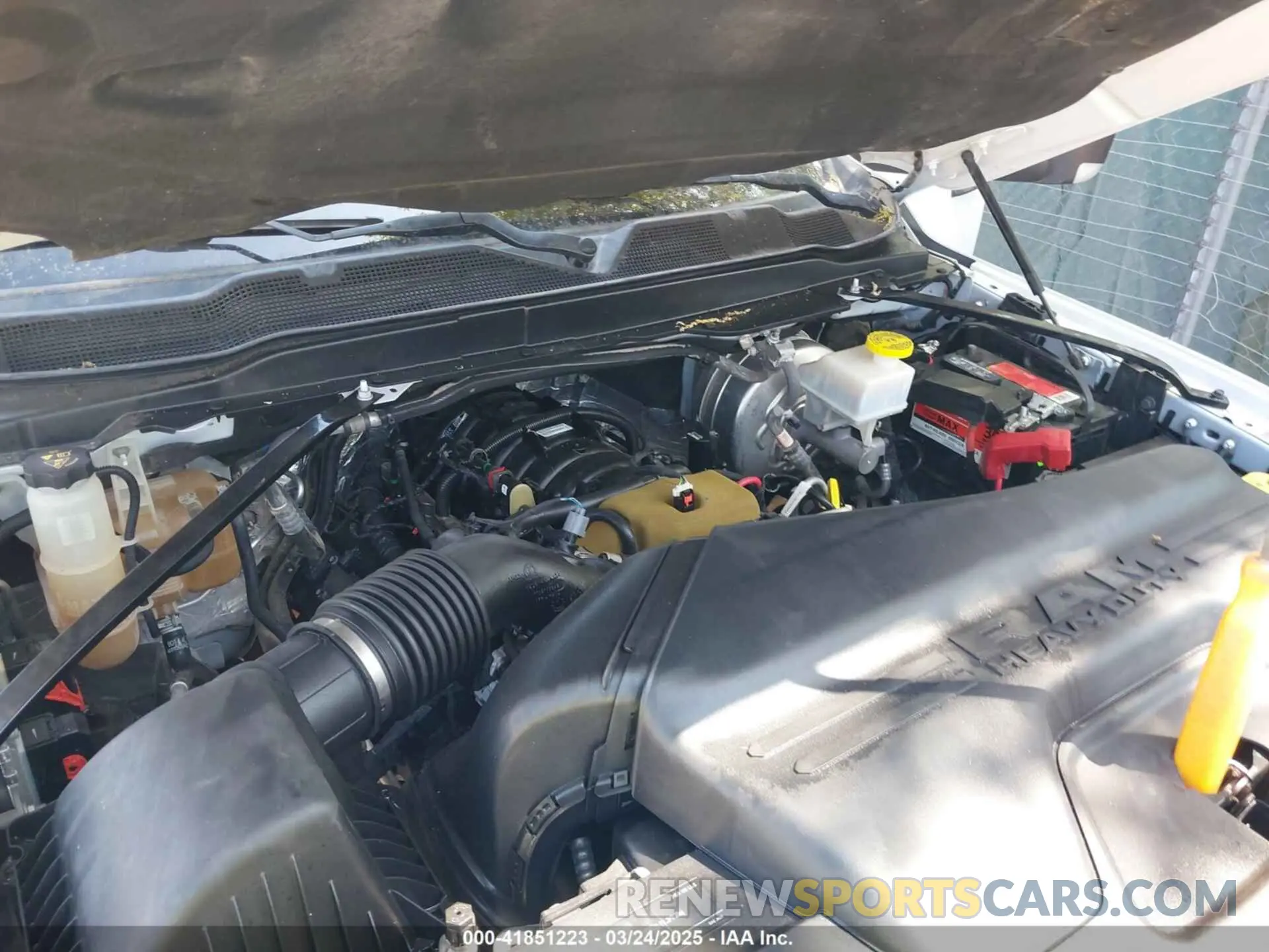 10 Photograph of a damaged car 3C6UR5HJ1NG202731 RAM 2500 2022