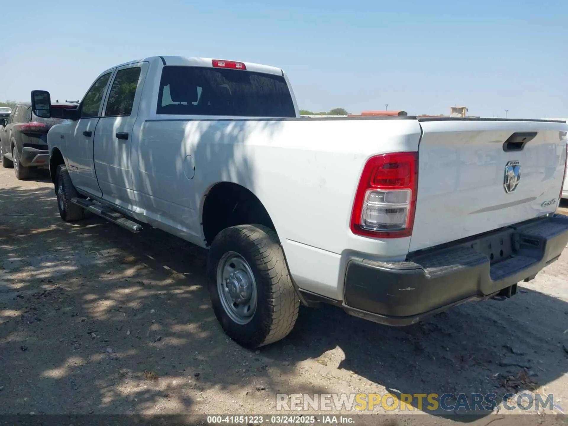 3 Photograph of a damaged car 3C6UR5HJ1NG202731 RAM 2500 2022