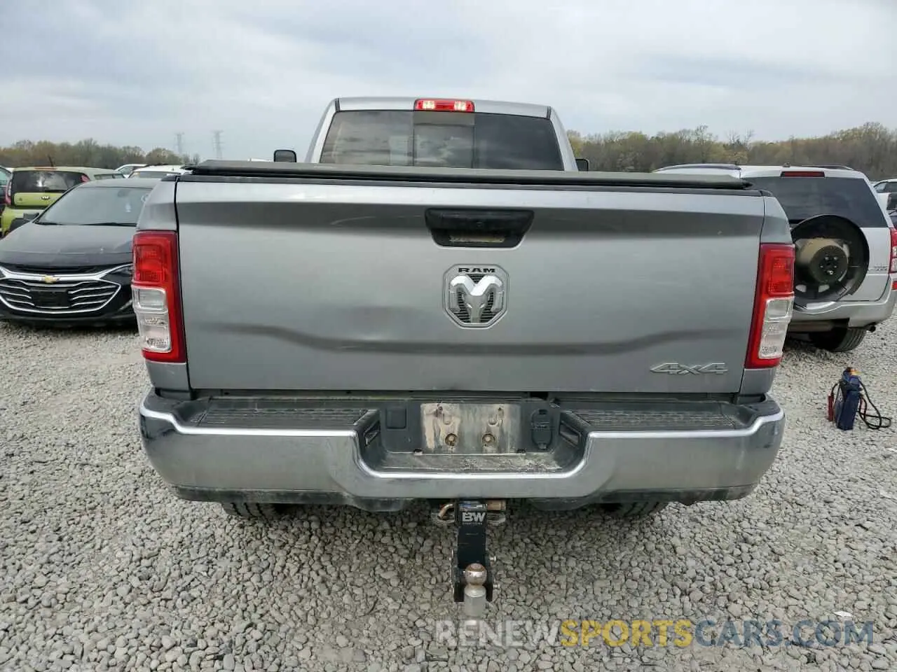6 Photograph of a damaged car 3C6UR5HJ1NG361944 RAM 2500 2022