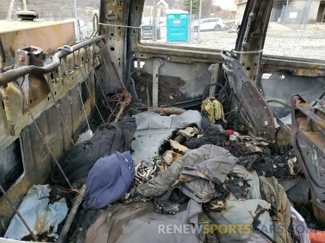 10 Photograph of a damaged car 3C6UR5HJ2NG371740 RAM 2500 2022