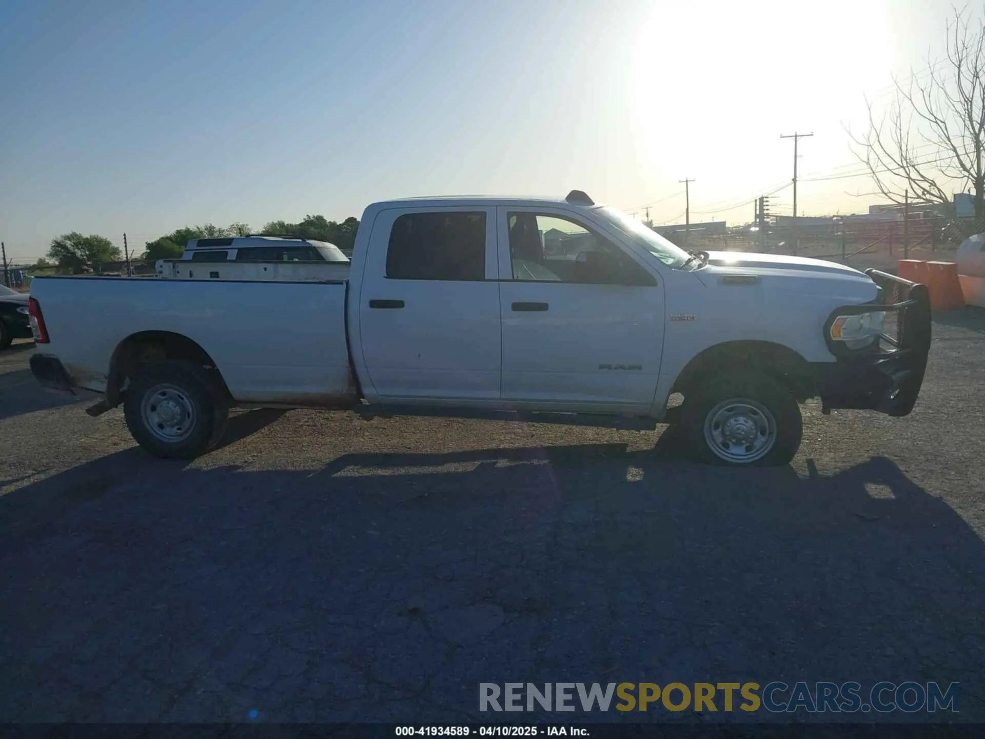 13 Photograph of a damaged car 3C6UR5HJ4NG130956 RAM 2500 2022