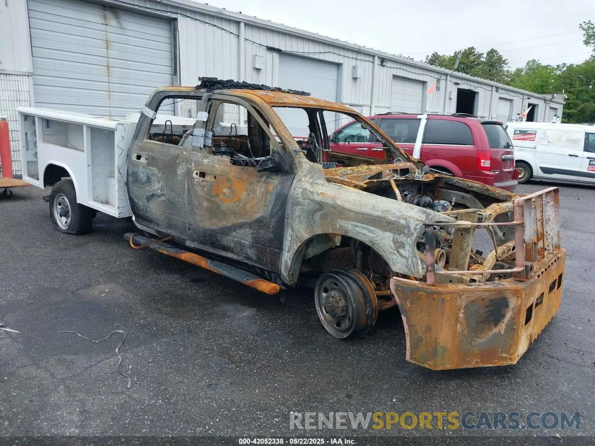 1 Photograph of a damaged car 3C6UR5HJ4NG232449 RAM 2500 2022
