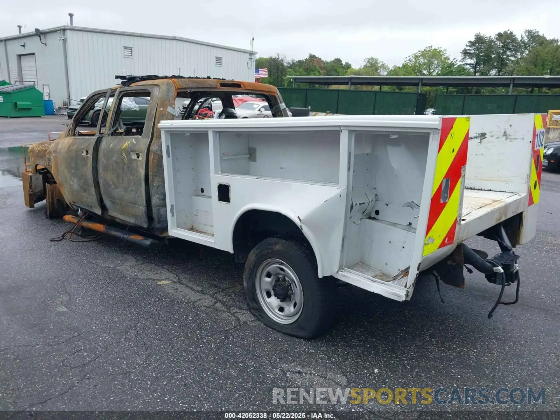 3 Photograph of a damaged car 3C6UR5HJ4NG232449 RAM 2500 2022